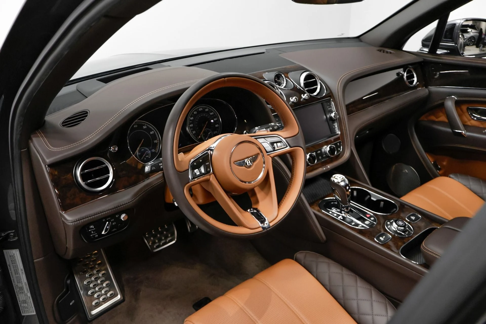 mph034_539330066_Used_2020_Bentley_Bentayga_V8_1761664862_883ecfb9e2