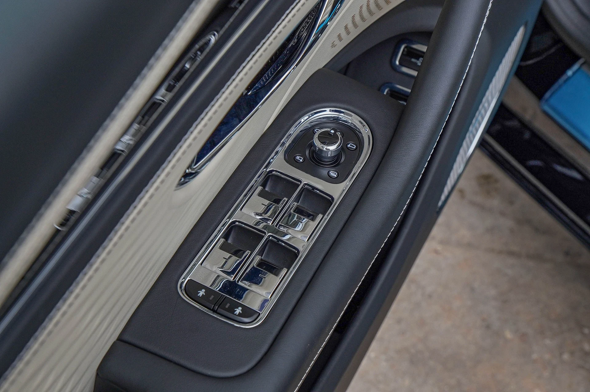 mph034_545361320_Hi_Tech_Luxury_Imports_LLC_SCBBP_6_ZG_5_TC_026011_image_34_e0756c8fdf