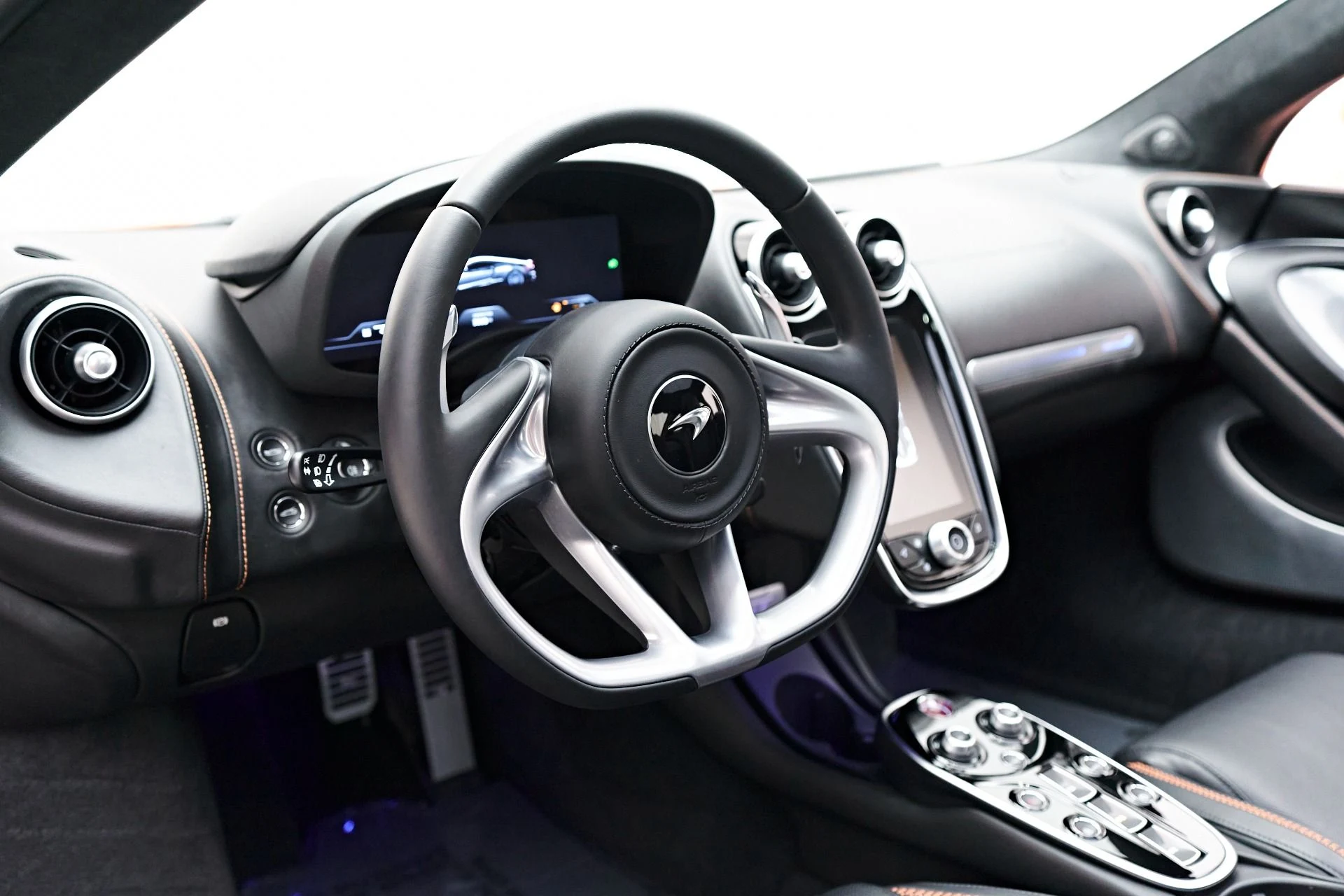 mph034_545777600_Used_2023_Mc_Laren_GT_Base_1712094494_97c0d8433e