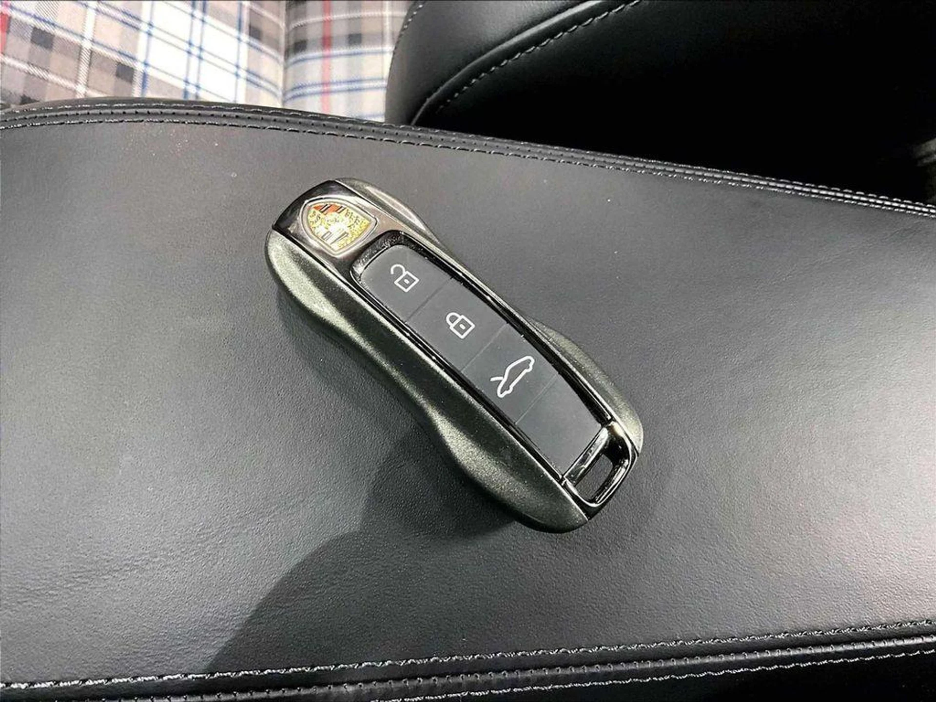 mph034_548146199_u279_C53_R_Mt2p_K46sf0_AOYXM_5zig_02723ccc4b