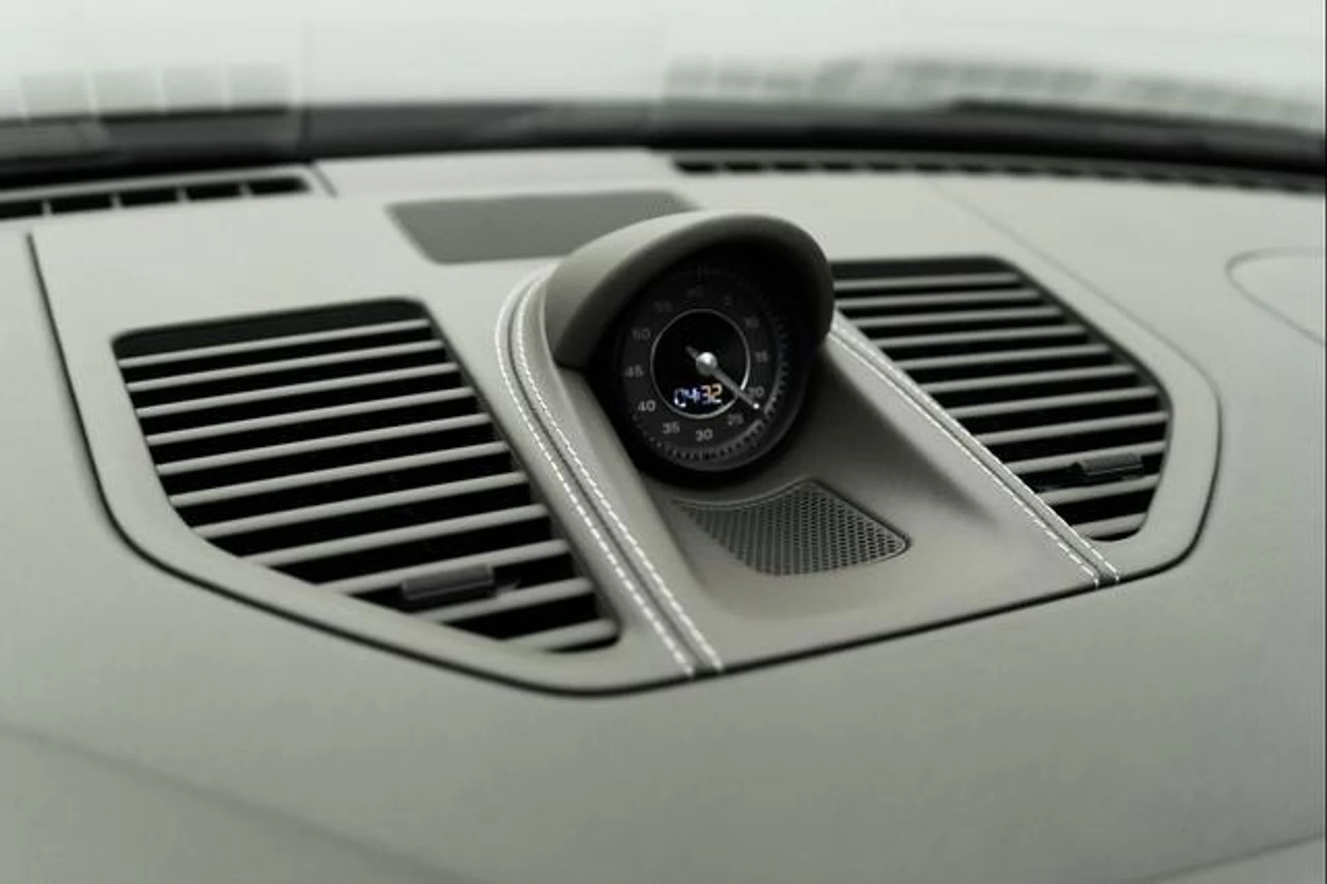 mph034_549409388_m_F_AP_Adk_El7_B_Seu_Vt_fc8czfelo_5c77a3da99