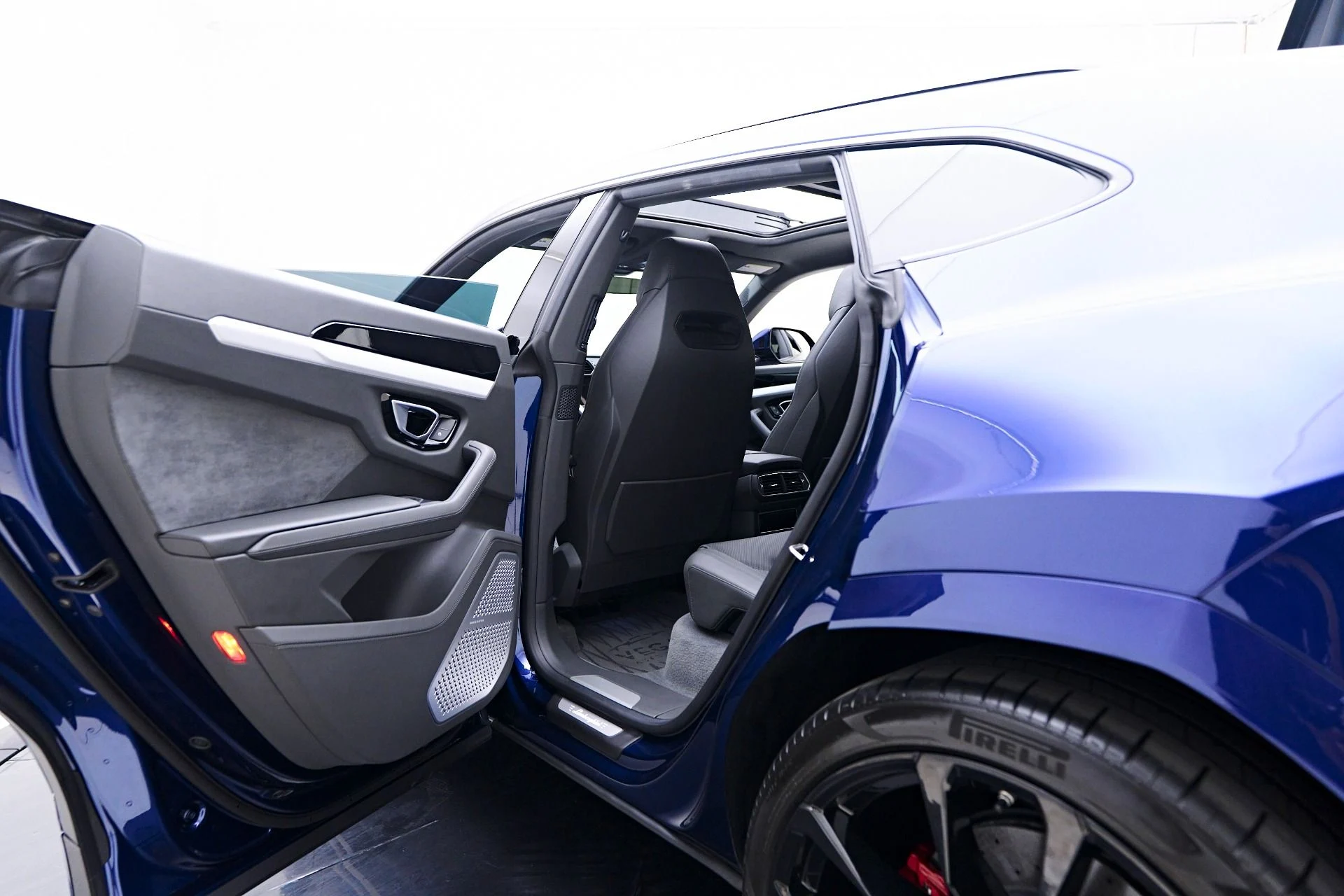 mph034_550508163_Used_2020_Lamborghini_Urus_Base_1754965756_e43ecaa971