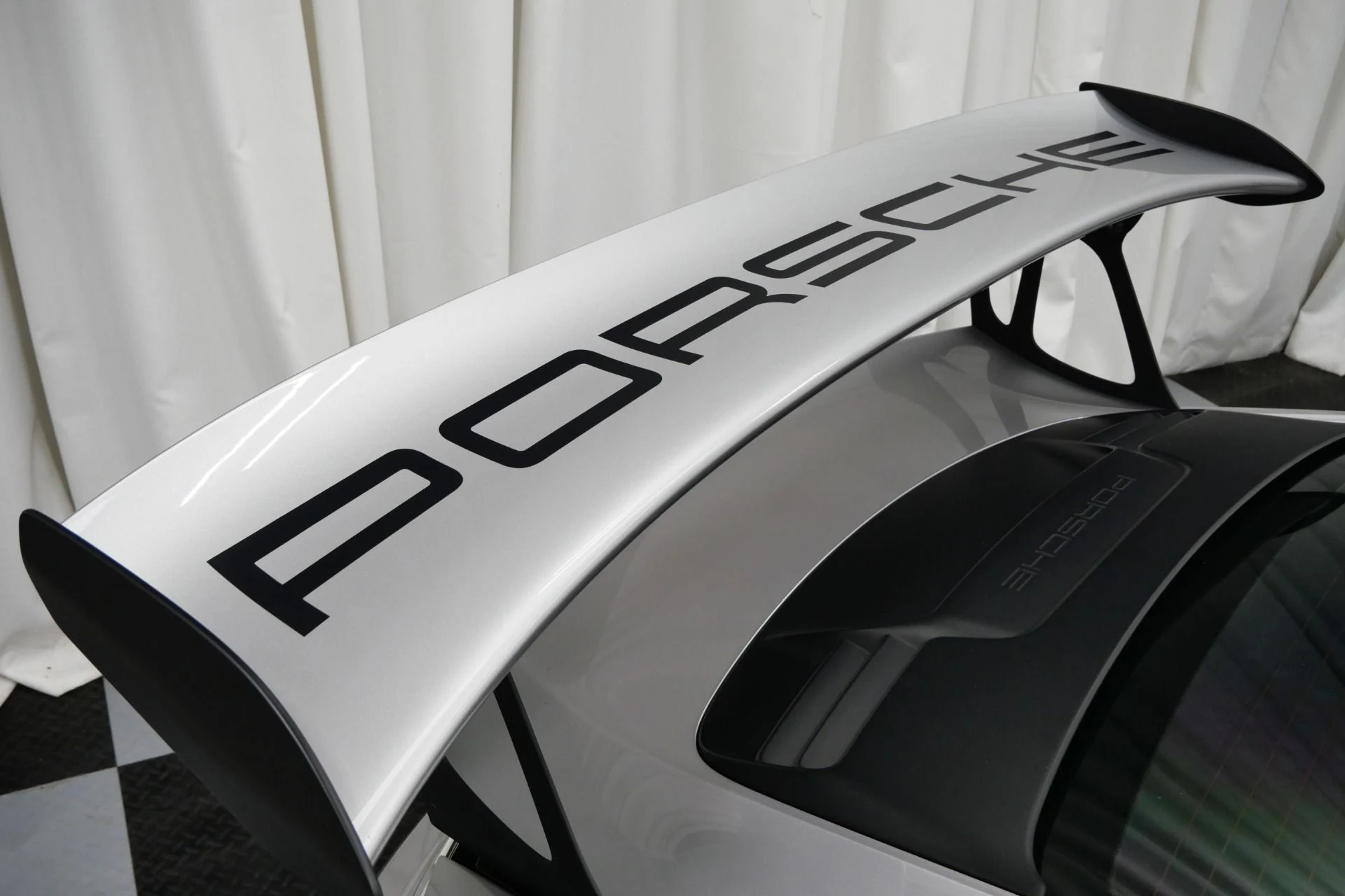 mph034_55488084_Used_2016_Porsche_911_GT_3_RS_1749090533_87cf947080