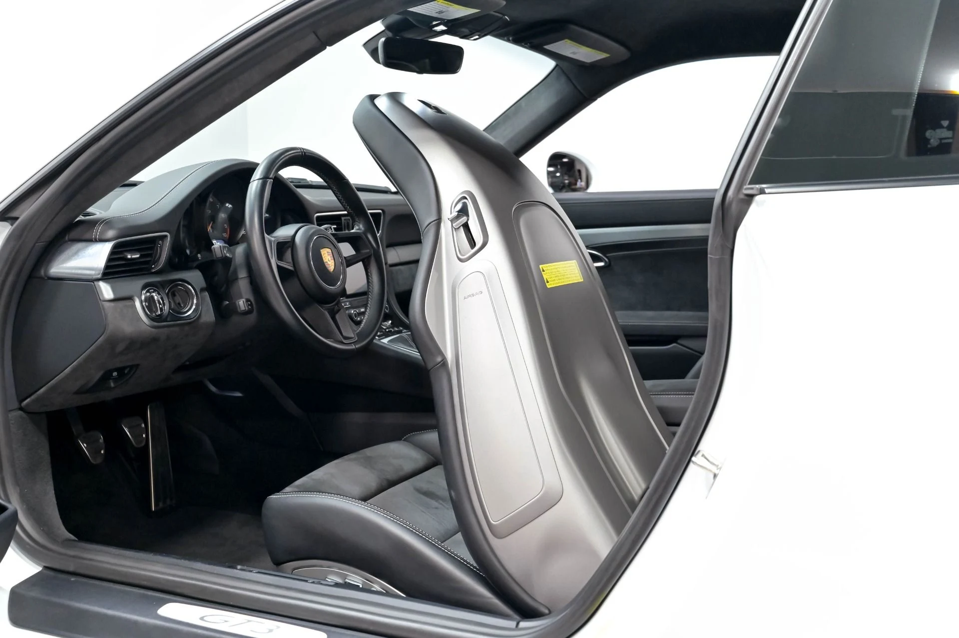 mph034_558427610_Used_2018_Porsche_911_GT_3_1778195447_275d08608d