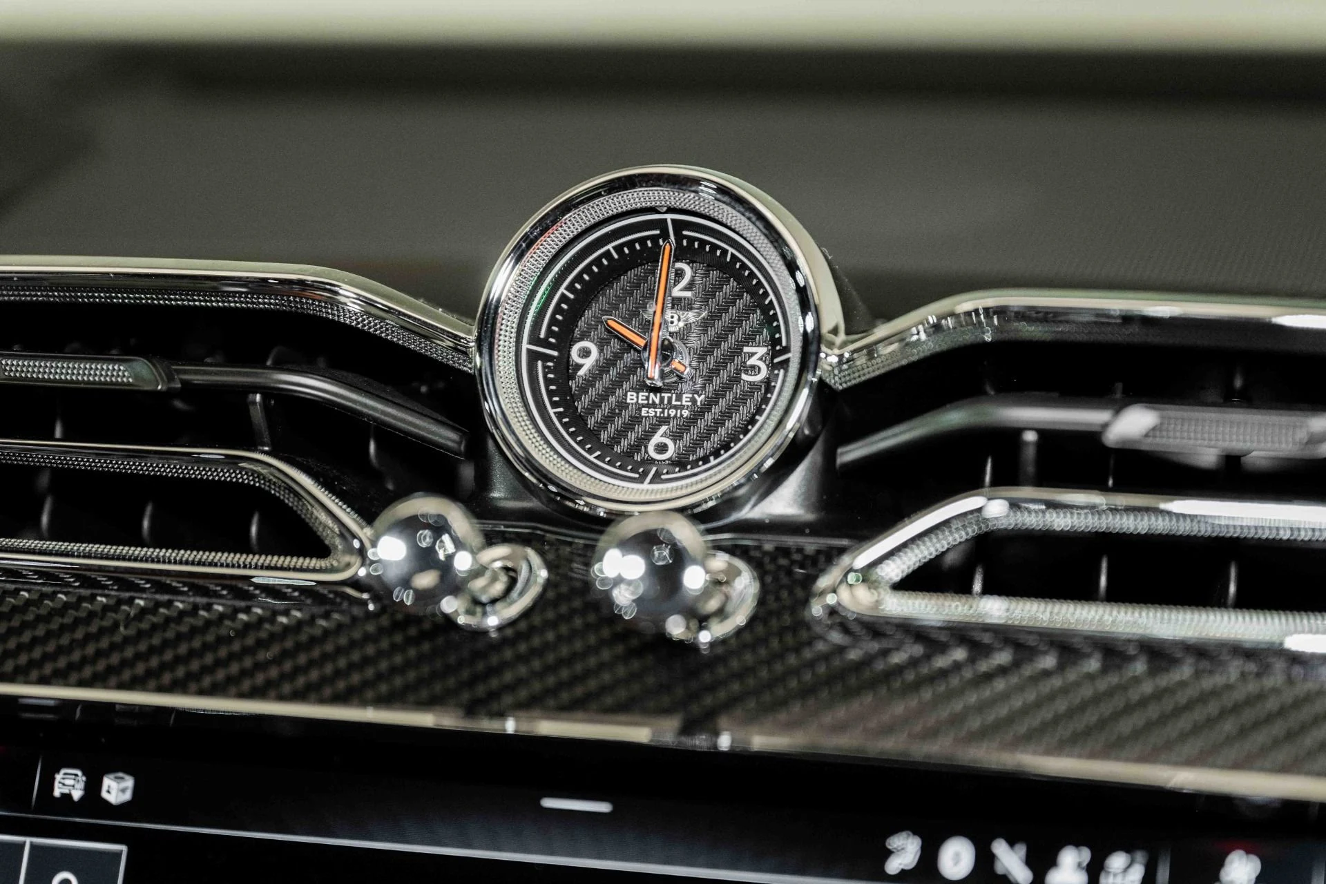 mph034_561738829_Used_2024_Bentley_Bentayga_EWB_Azure_V8_1718899287_9d6abe22fd