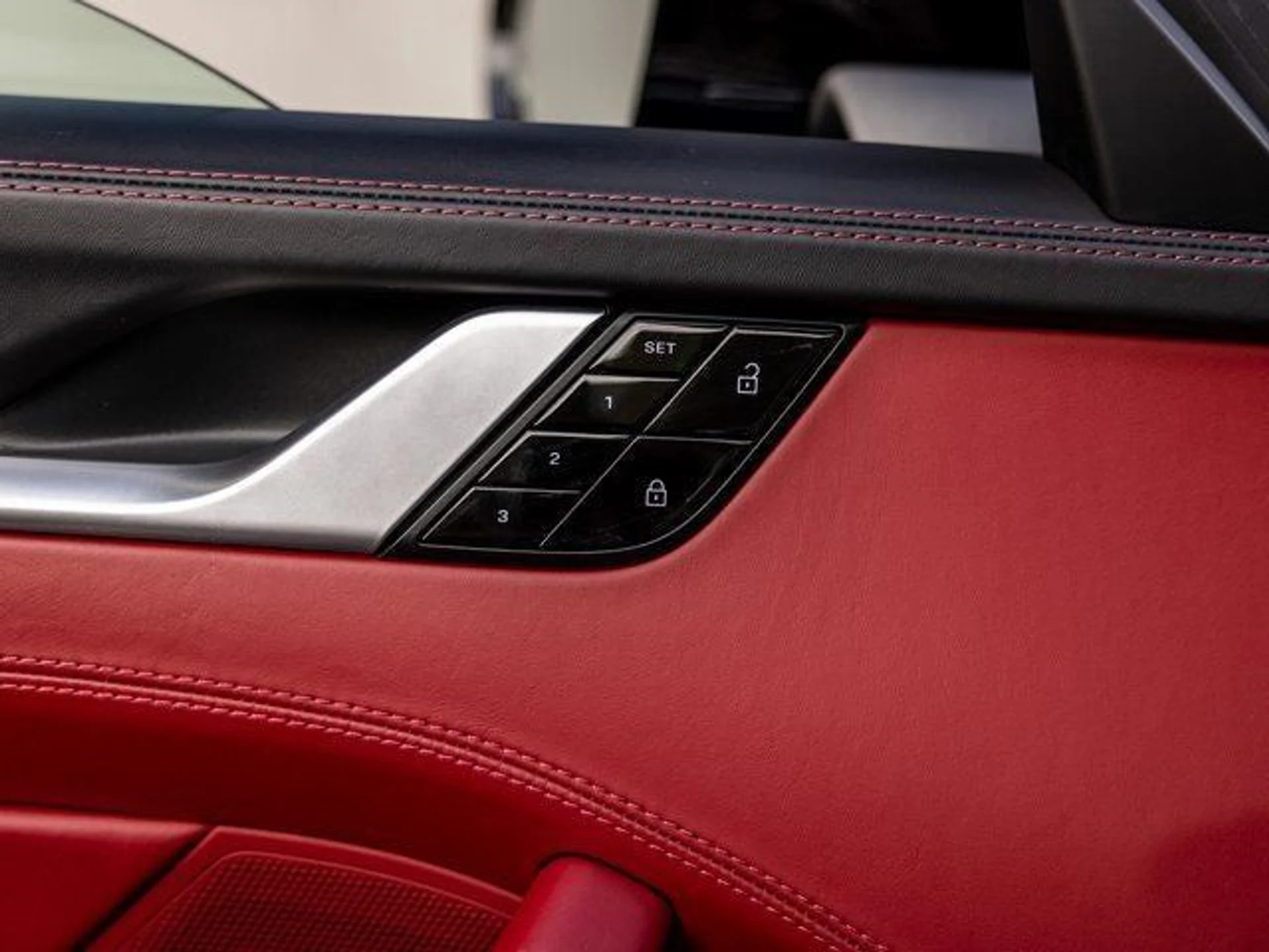 mph034_566494103_35_b944f97765