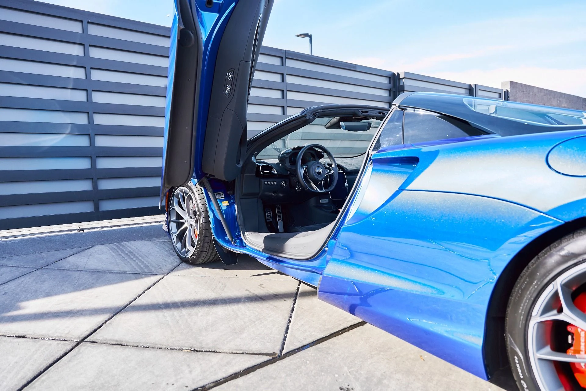 mph034_579203401_Used_2025_Mc_Laren_Artura_1769567631_c6b0ae32be