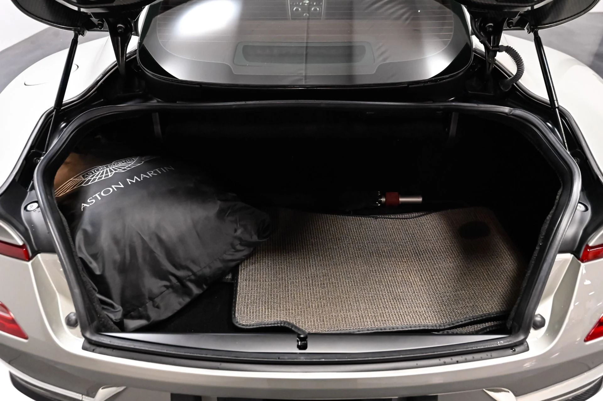 mph034_583344045_Used_2014_Aston_Martin_Vanquish_V12_1793299602_c23735635b