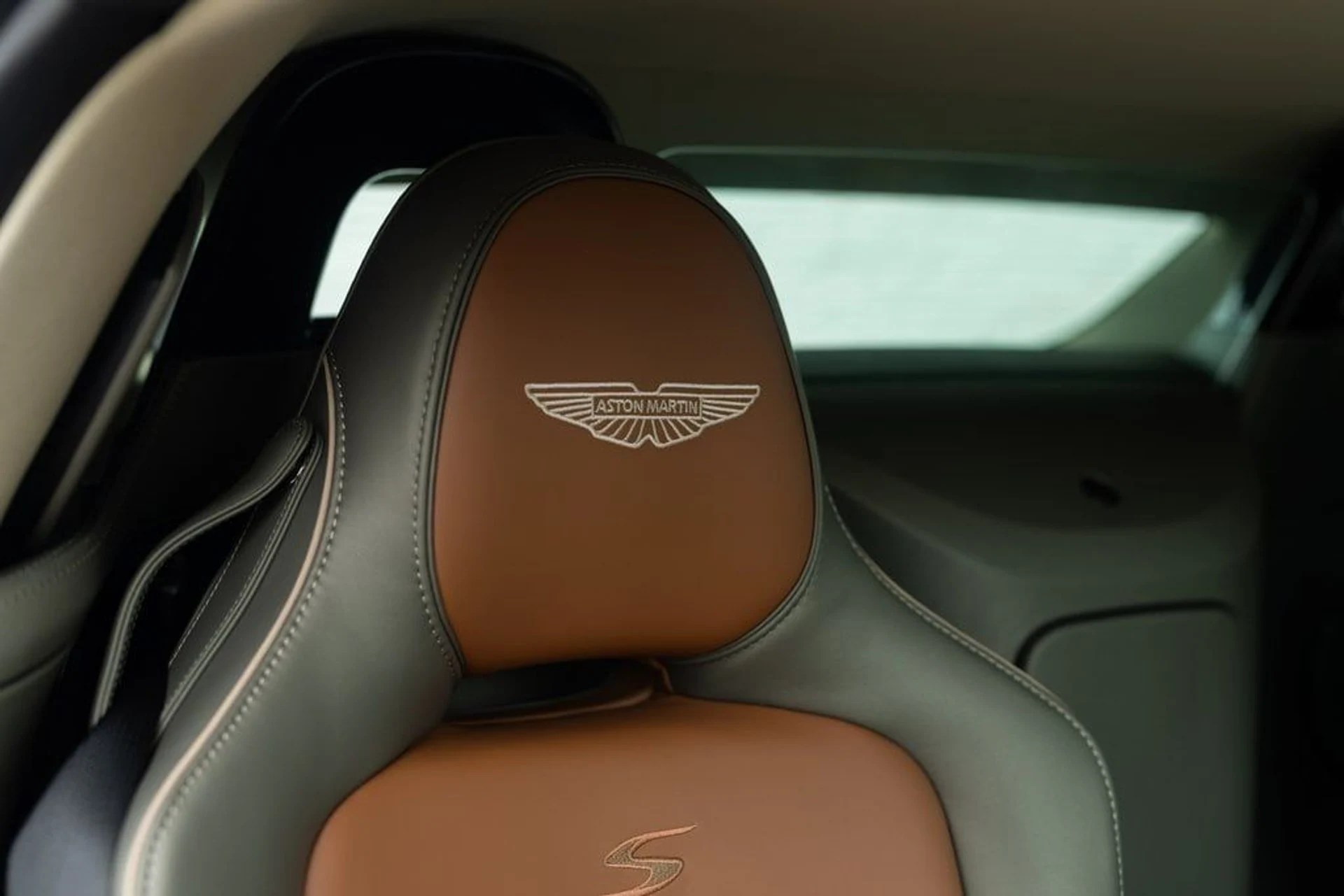 mph034_587696419_fdc396b37f0adc5d546515188b1f1fbdx_926abc5138