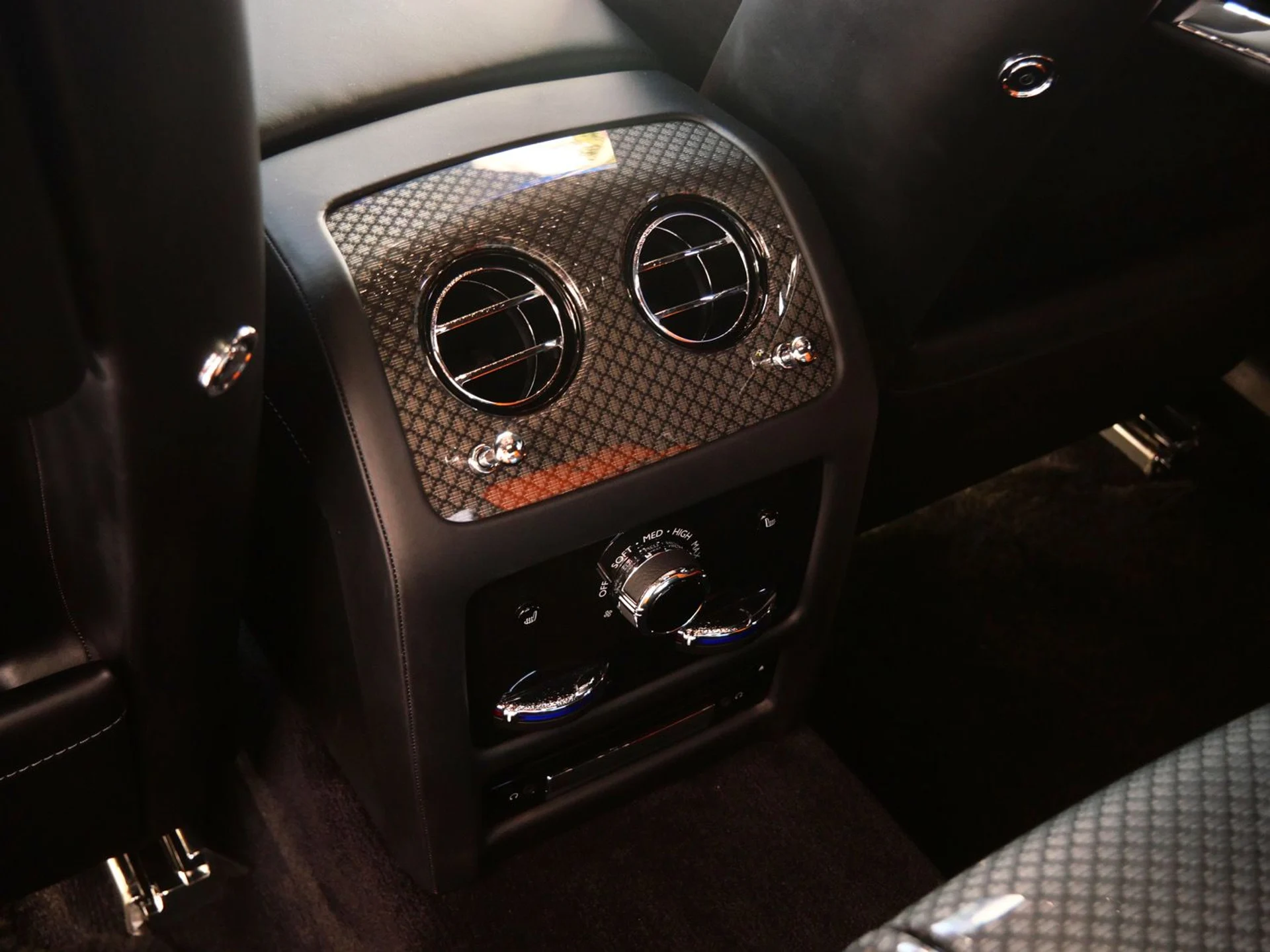 mph034_590259533_9cba3583f2e3a63647fbefc03f2356c7x_d3a9632d57