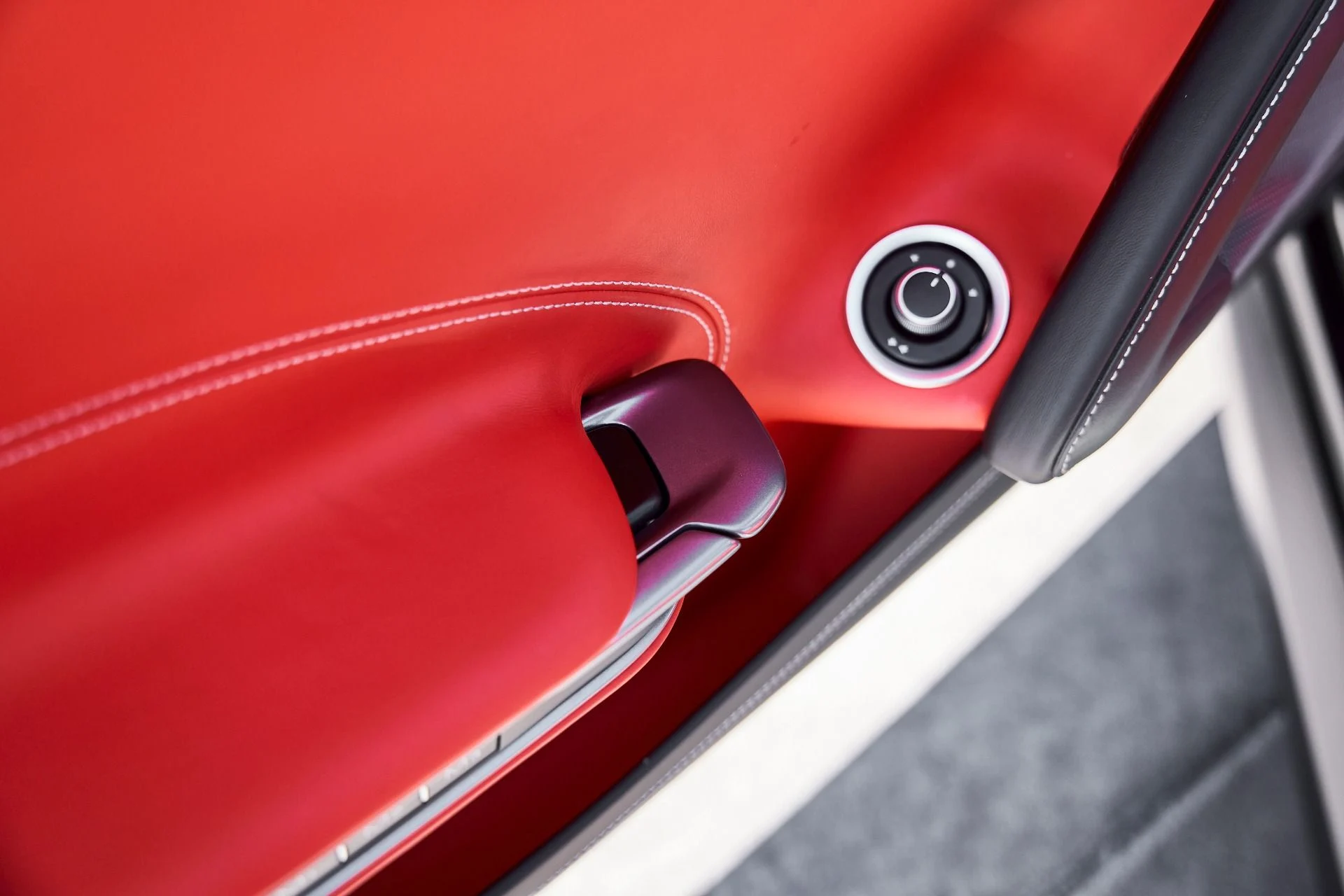 mph034_593866276_Used_2020_Ferrari_GTC_4_Lusso_V12_1773162264_0bde37ab0a