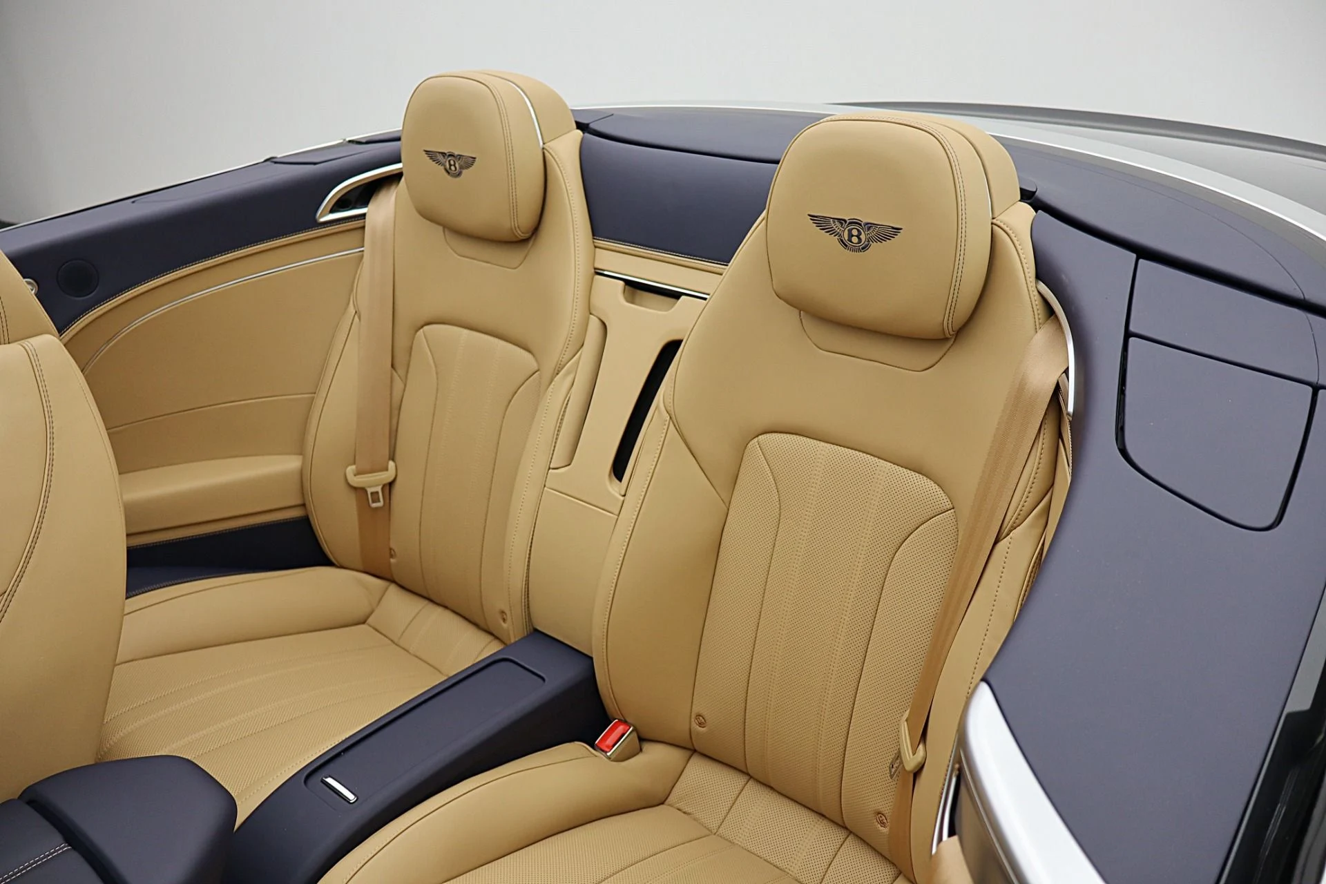 mph034_599998773_New_2026_Bentley_Continental_GTC_9321936504