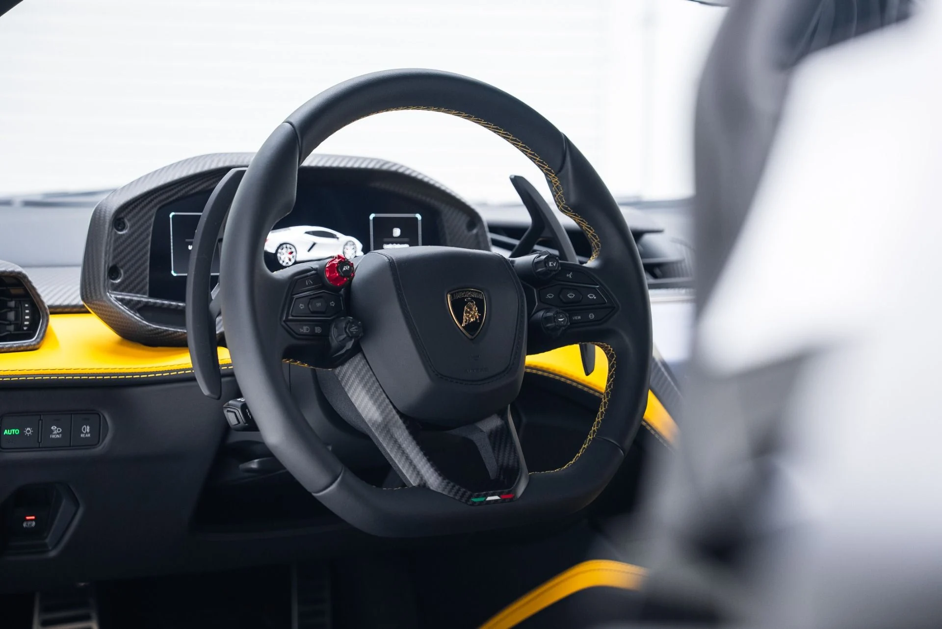 mph034_600004679_Used_2024_Lamborghini_Revuelto_1764709253_c0dcd0453a