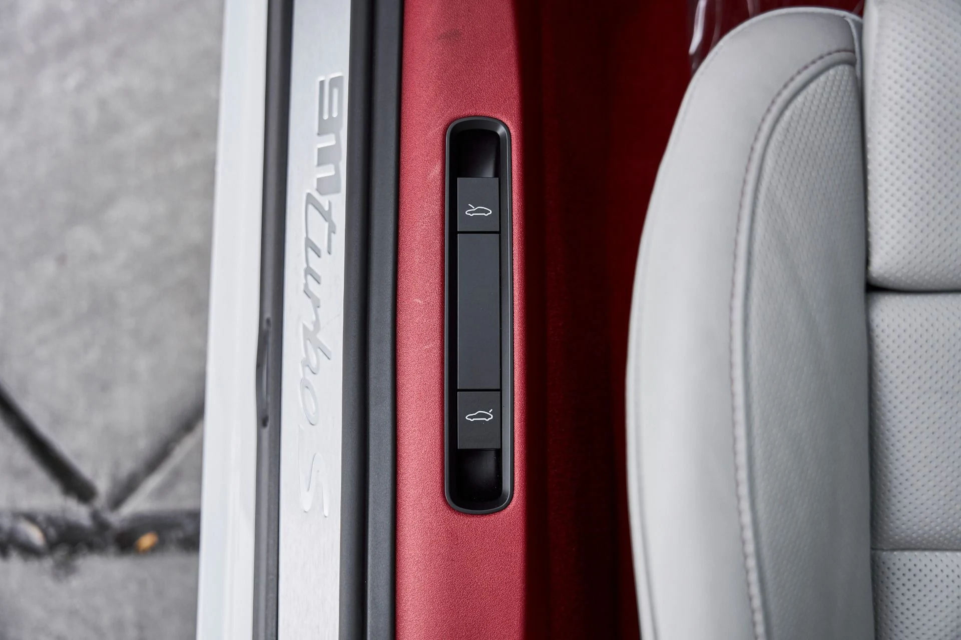 mph034_603559159_Used_2024_Porsche_911_Turbo_S_1767751462_daa6588850