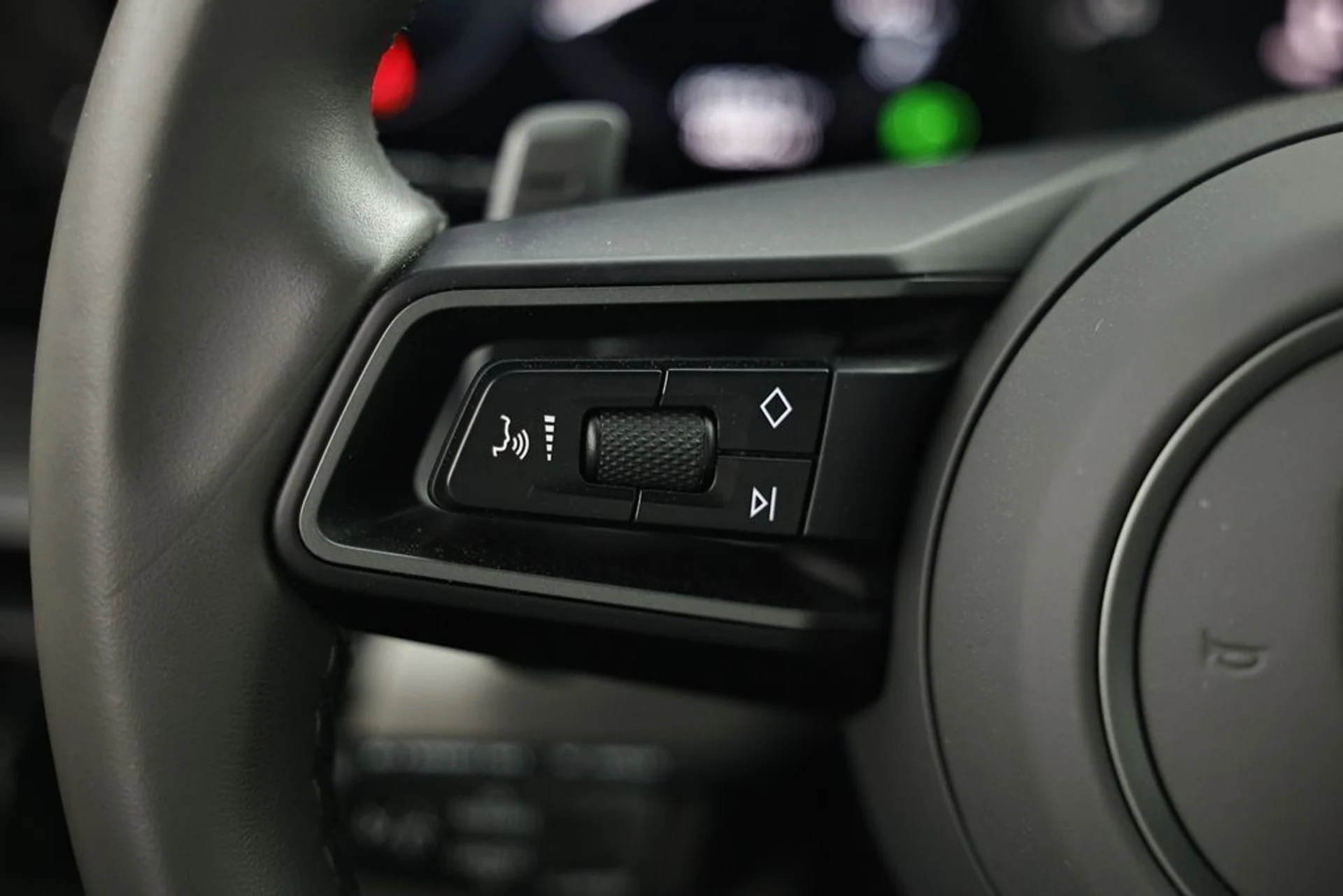 mph034_603914677_858633309855798faf197653e83bb933_5ba2bd3dc6