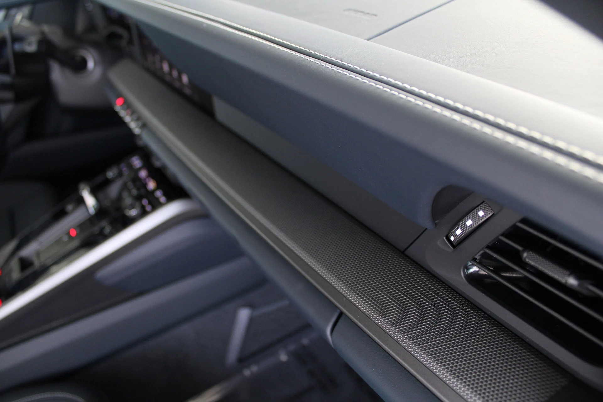 mph034_624926280_3a1d307699bd8b63ed82c3eec22c444ax_b4295ac676