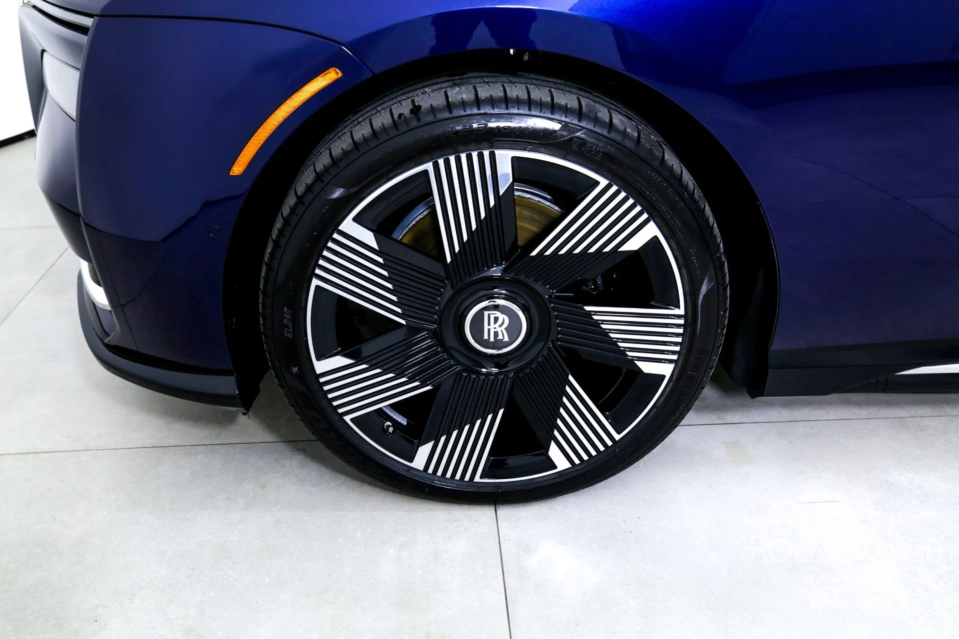 mph034_638750937_Used_2024_Rolls_Royce_Spectre_1738087182_01ff86687e