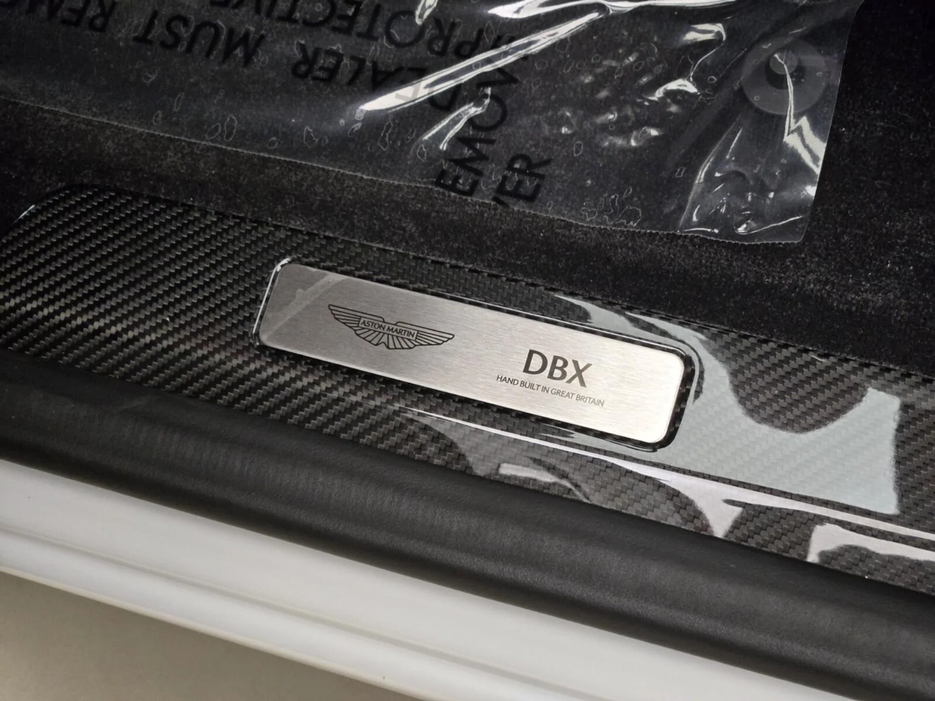 mph034_645611615_Used_2025_Aston_Martin_DBX_707_1762583649_812b234c13