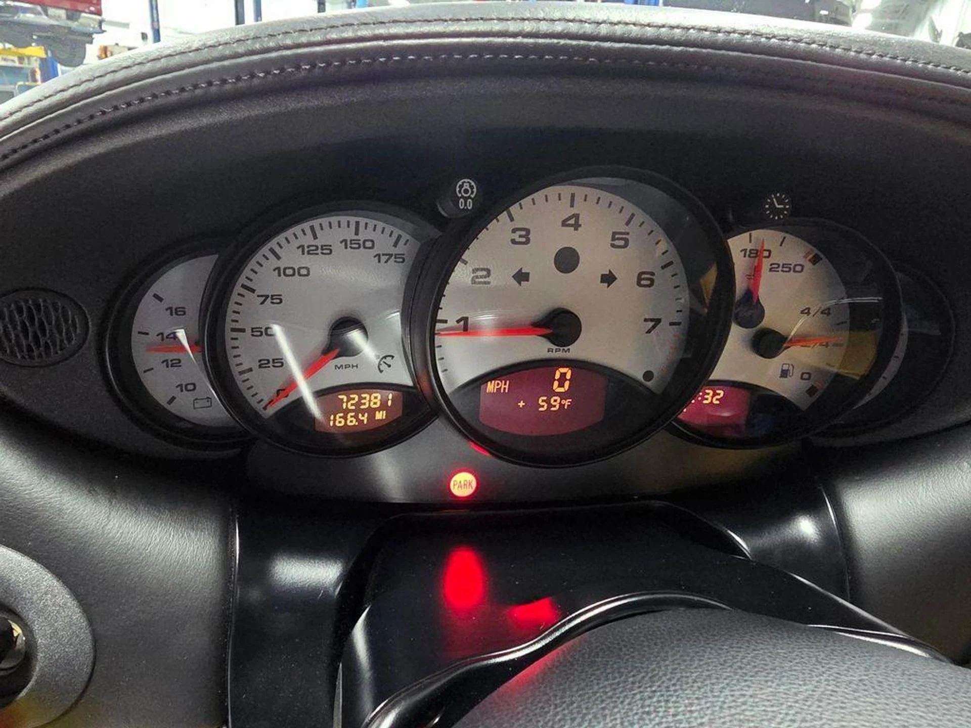 mph034_645827234_RJ_2_Oz_CX_9w_ECQ_MQQQ_Mx8_Zu_Jq65_Q_01a7019303