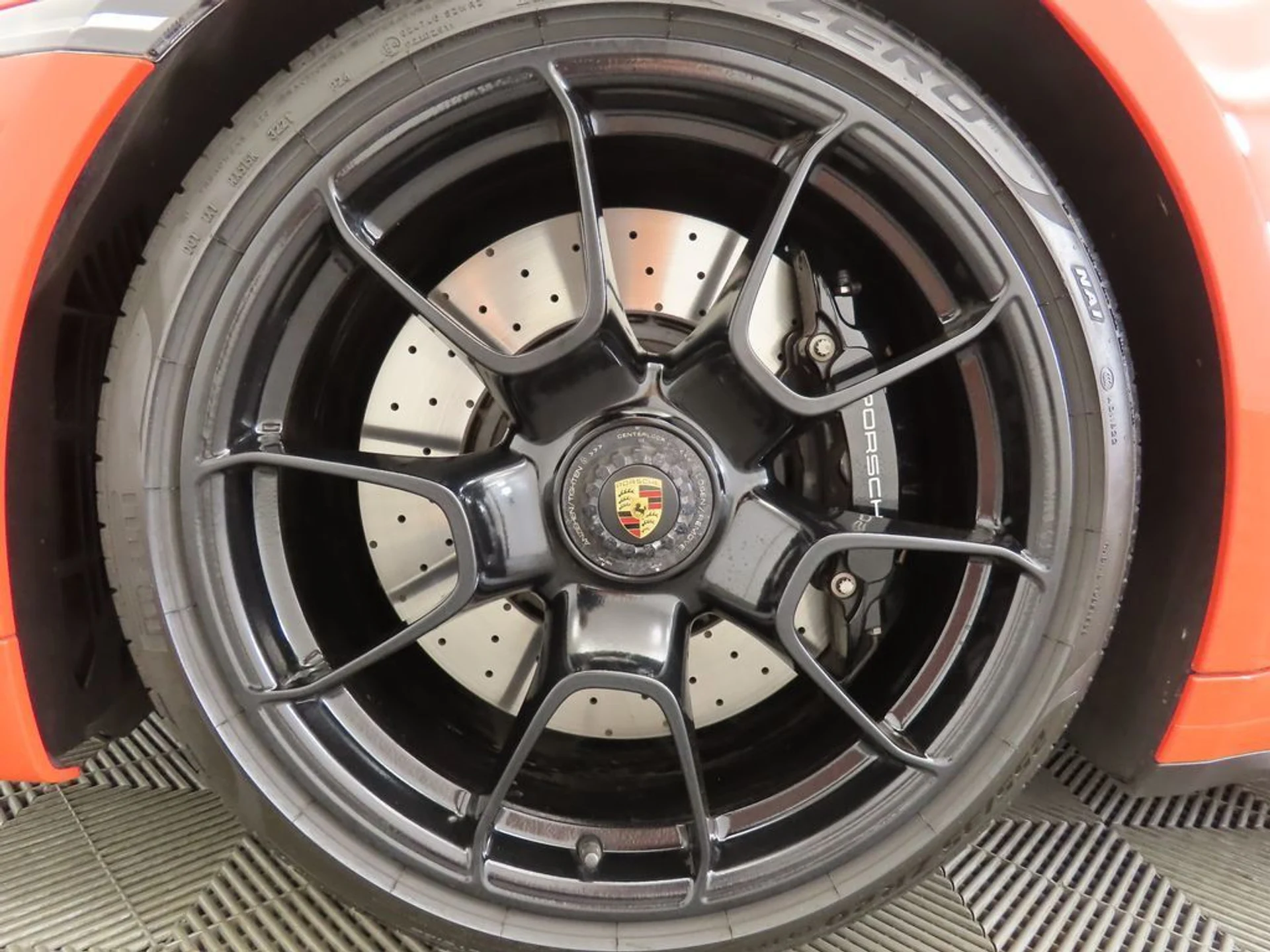 mph034_652021343_used_2022_porsche_911_turbocabriolet_8119_22928338_35_1024_7628318224