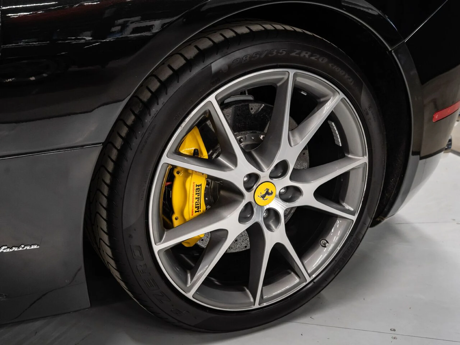 mph034_65809363_ferrari_california_2011_9dcf188c7d