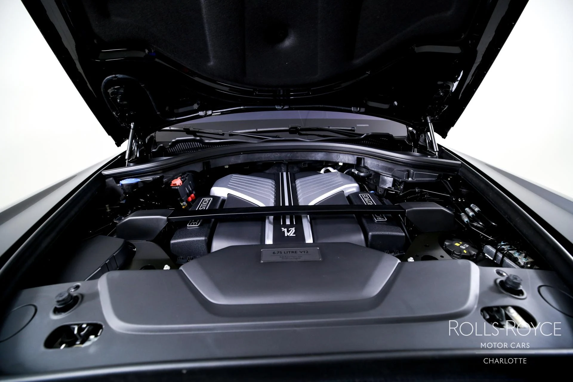 mph034_659380164_Used_2025_Rolls_Royce_Cullinan_1752166885_b9e644413e