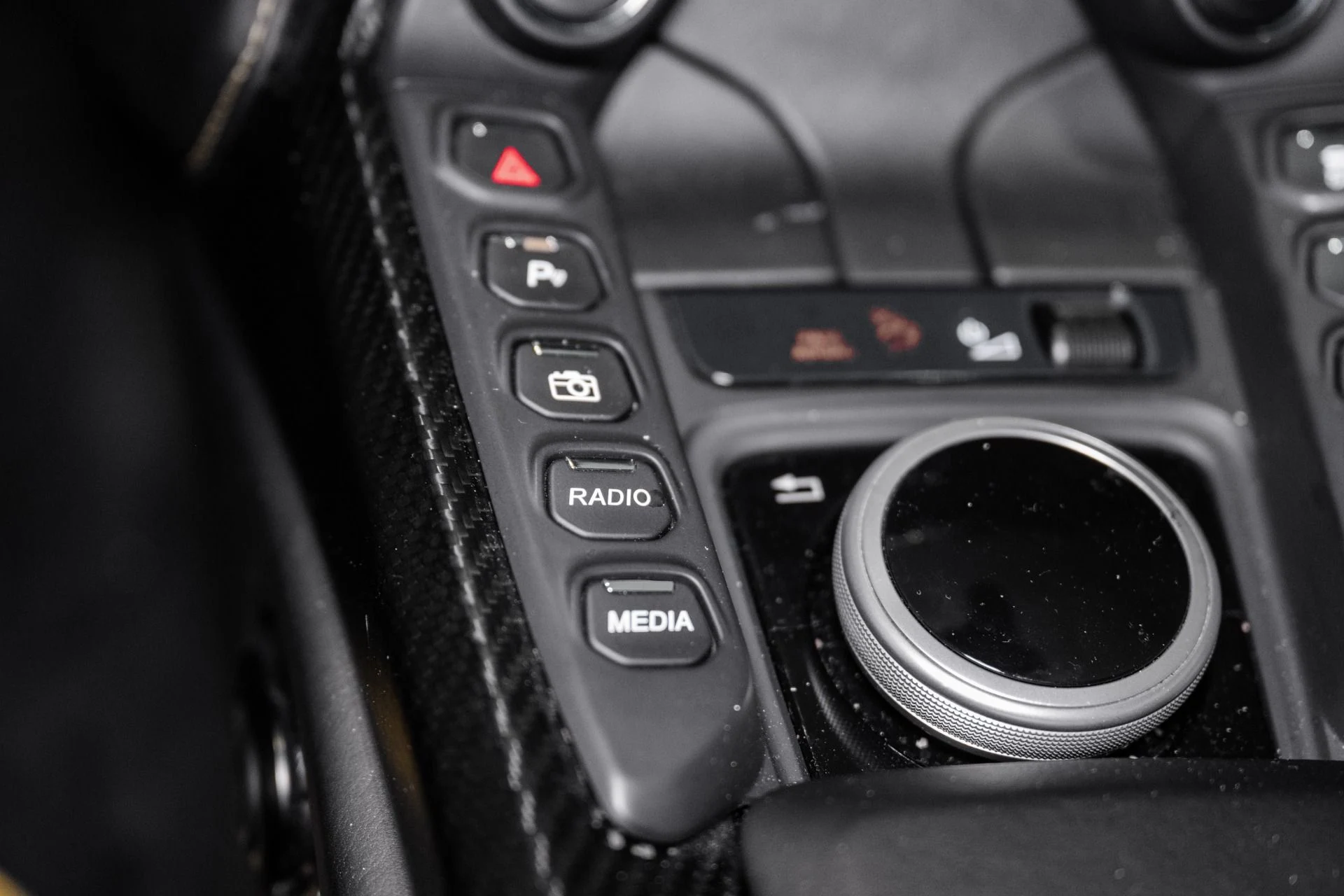 mph034_659580494_Used_2019_Aston_Martin_Vantage_1765989078_1e0e9e5624