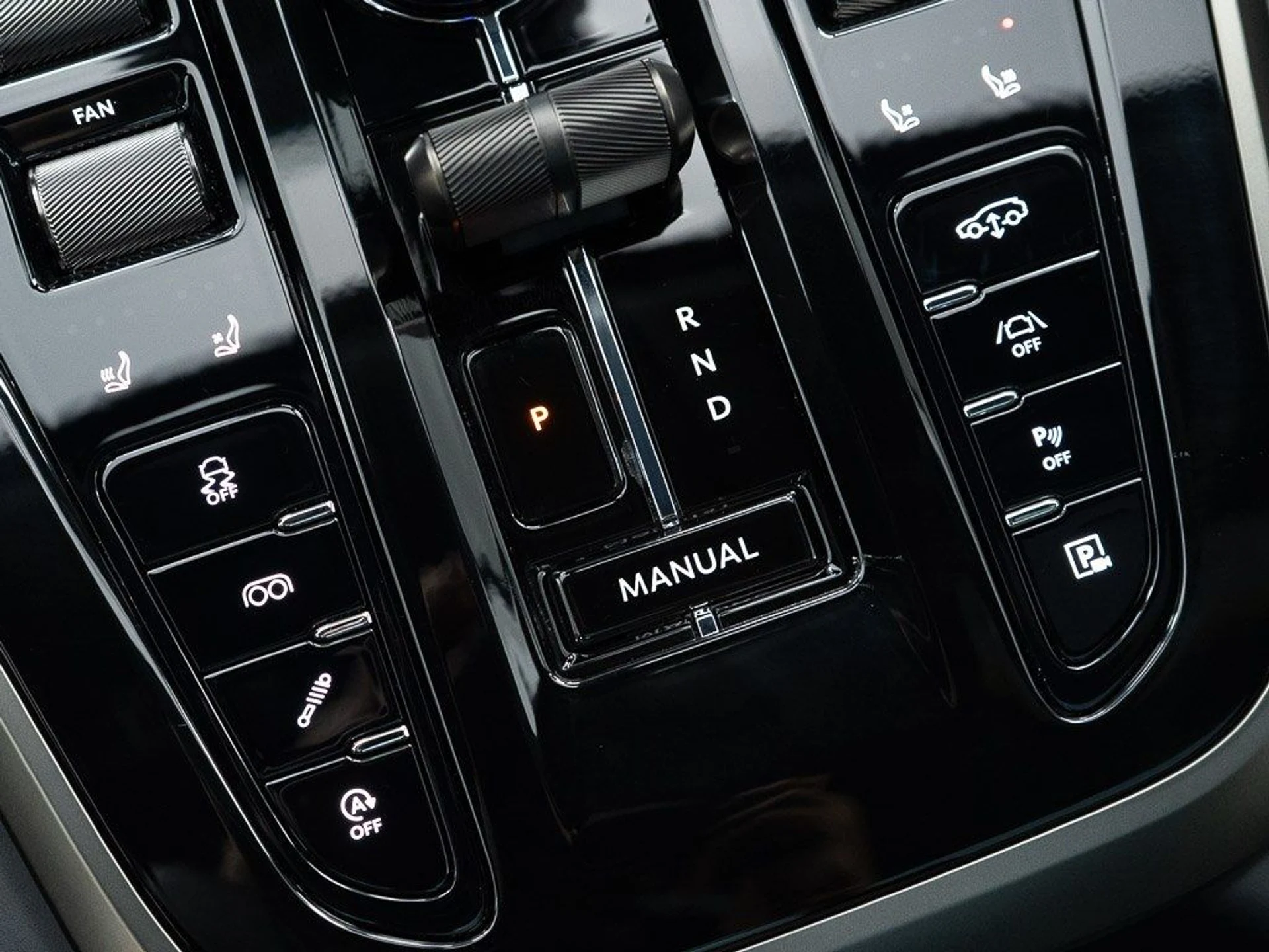 mph034_666660164_c74a698b93355d5c648bafc0e0a93bd1_8ac8902168