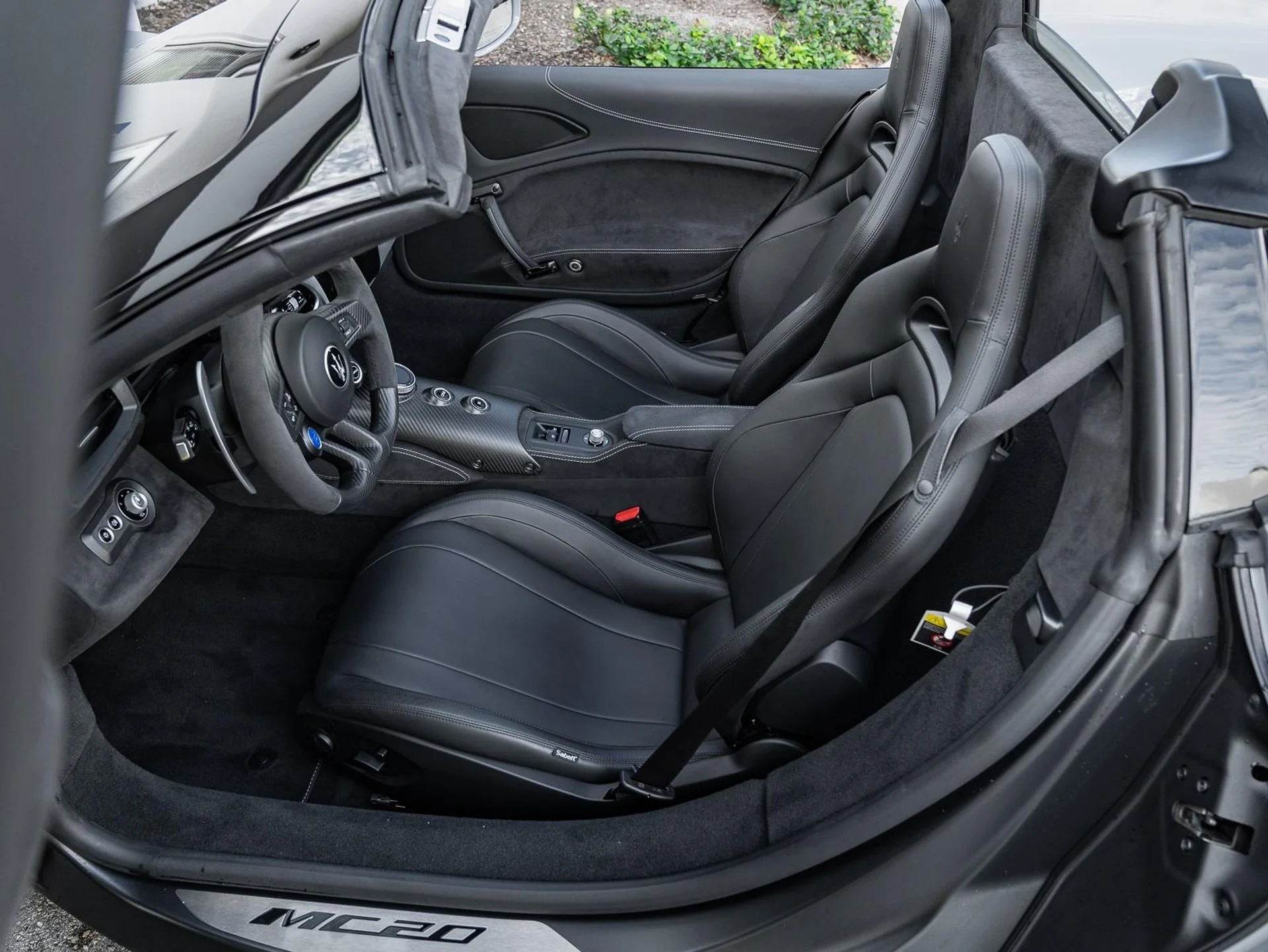 mph034_678398780_Used_2023_Maserati_MC_20_Cielo_1753203991_b9b138a22f