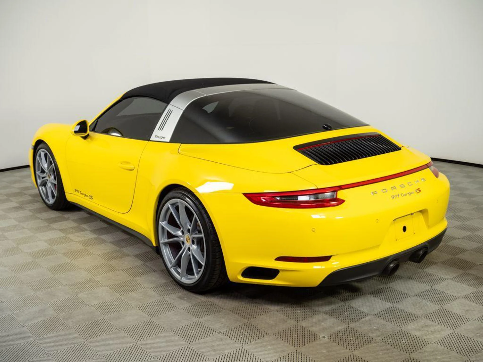 mph034_685513067_Eo9zp_P5_E3_YUU_Ahg7pyp_Fyw9_Eu_CU_23fa1e08a3