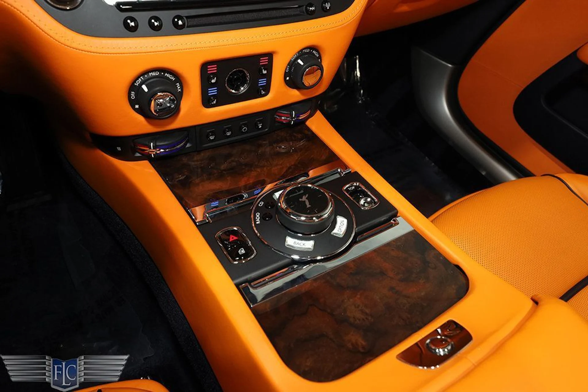 mph034_690446871_used_2017_rolls_royce_dawn_convertible_9689_22999334_35_1024_1c0b682e4b