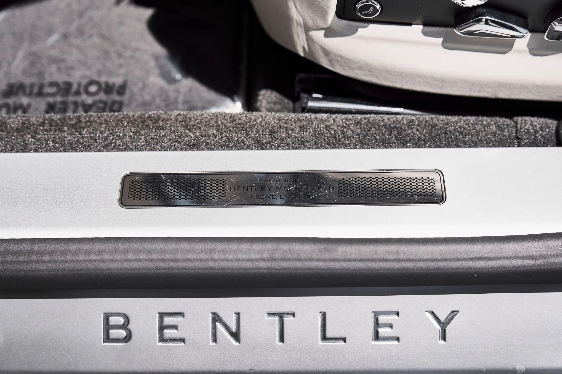 mph034_698382303_Used_2021_Bentley_Flying_Spur_V8_1780617134_a4c77f651e