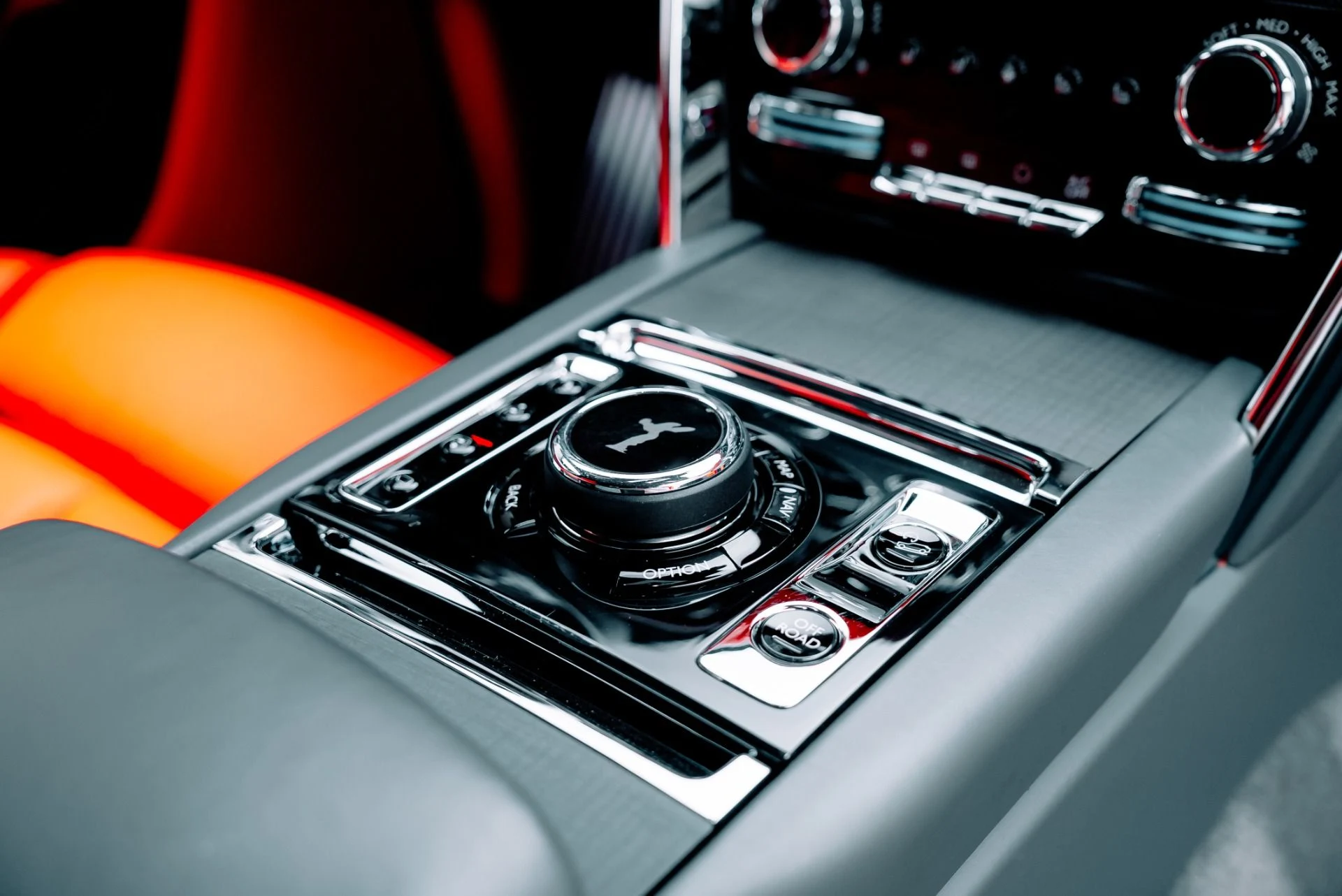 mph034_718827454_Used_2020_Rolls_Royce_Cullinan_1764611751_051f916469