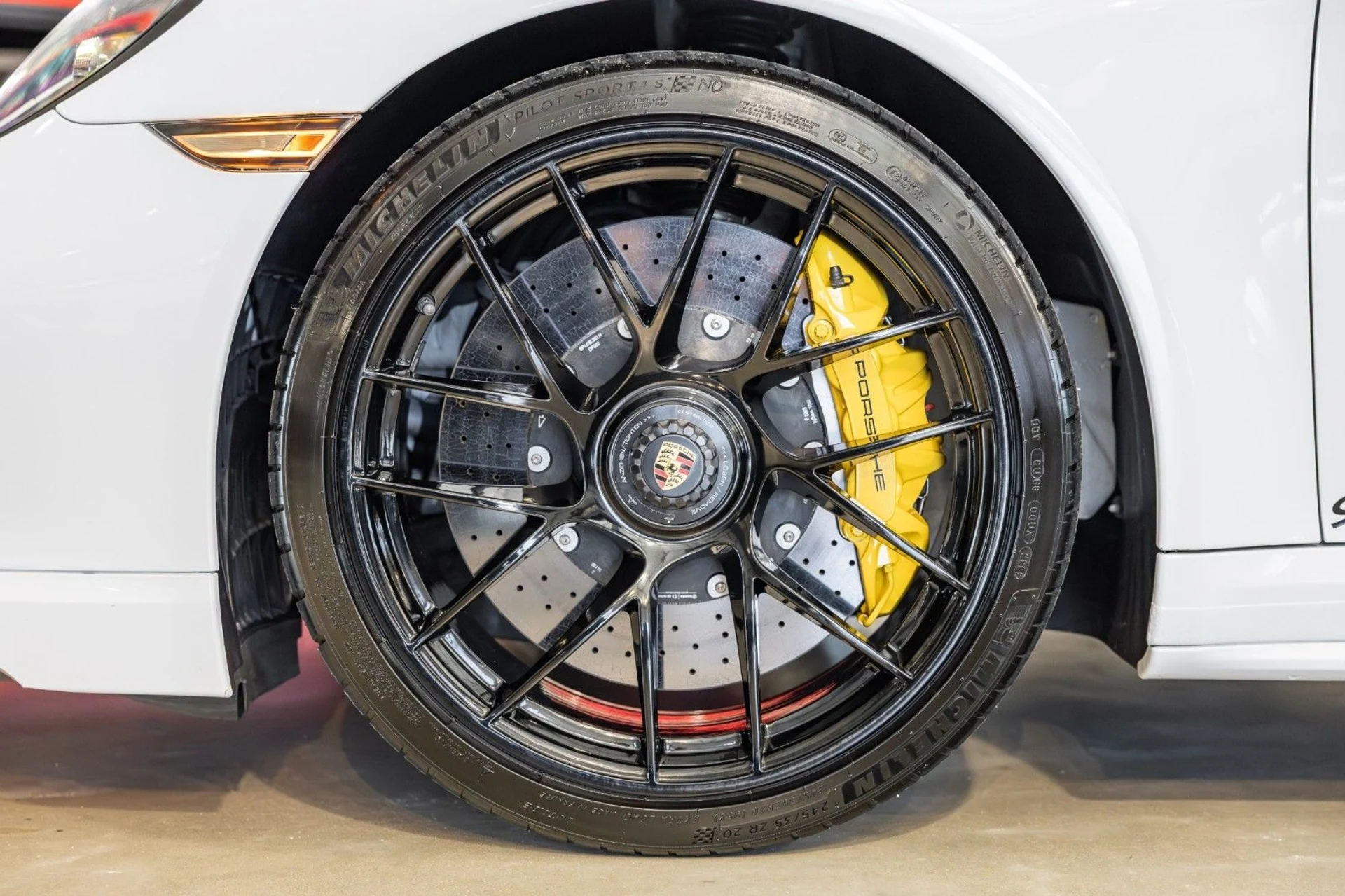 mph034_725673915_IA_c32ccf28f5