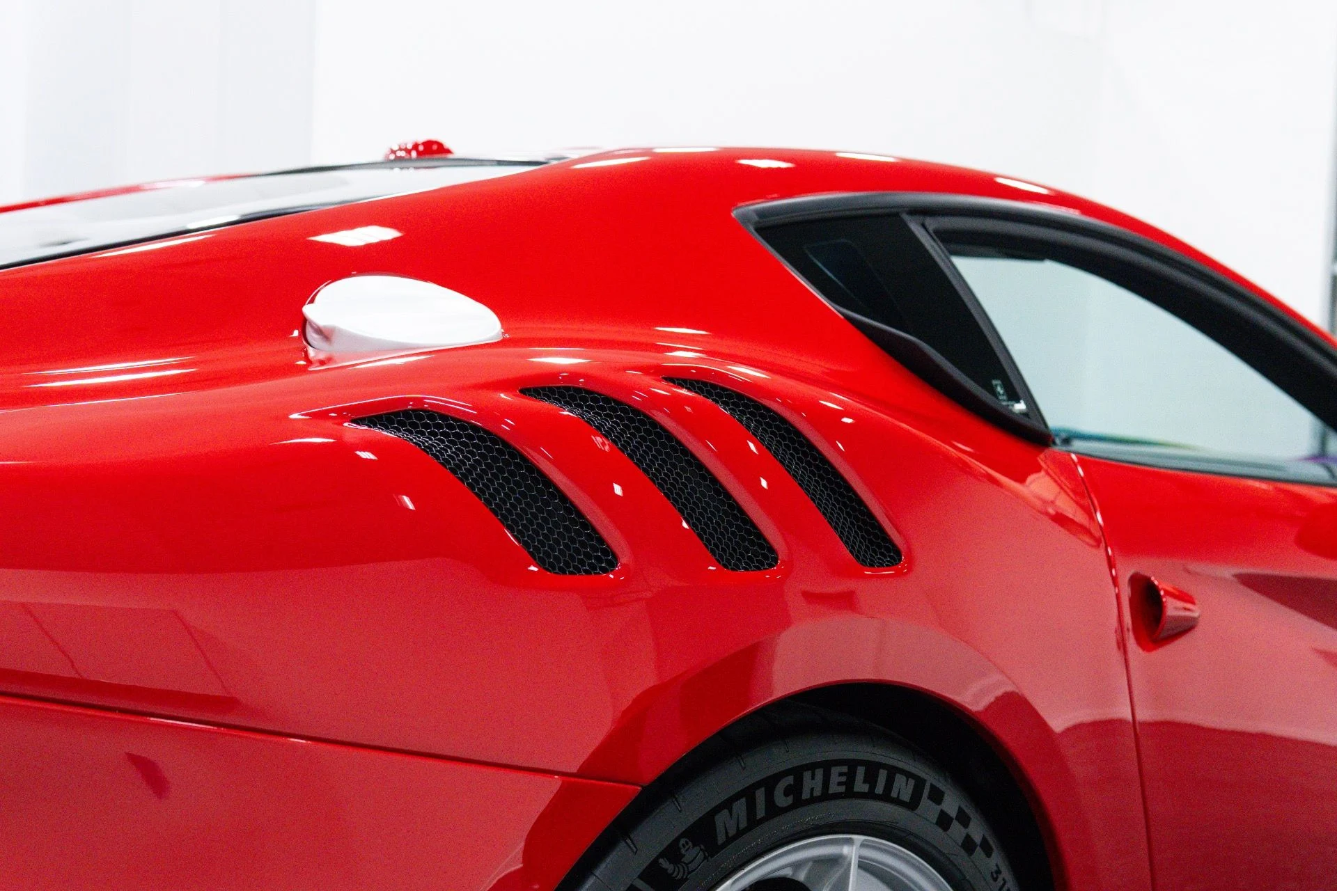 mph034_735840119_Used_2017_Ferrari_F12tdf_1788471792_8c2b638983