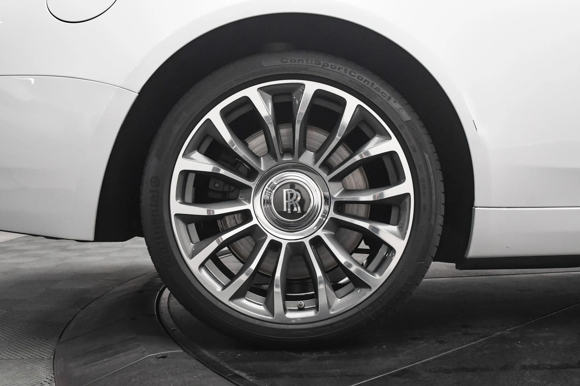 mph034_740053030_Used_2021_Rolls_Royce_Dawn_1755677112_e6a7edf089