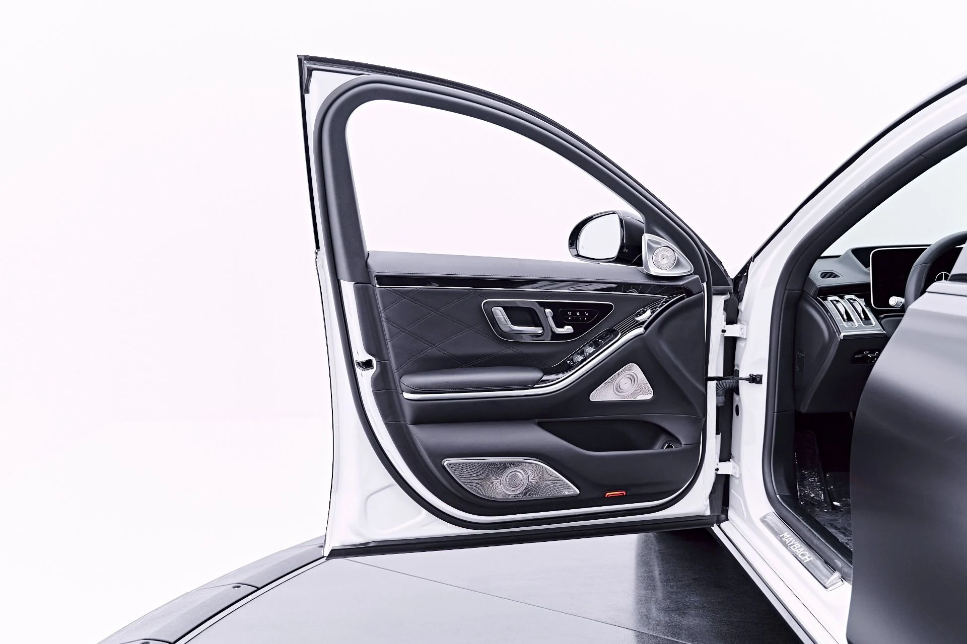 mph034_755142192_Used_2023_Mercedes_Benz_S_Class_Maybach_S_580_1782762104_1e2a13ff7c