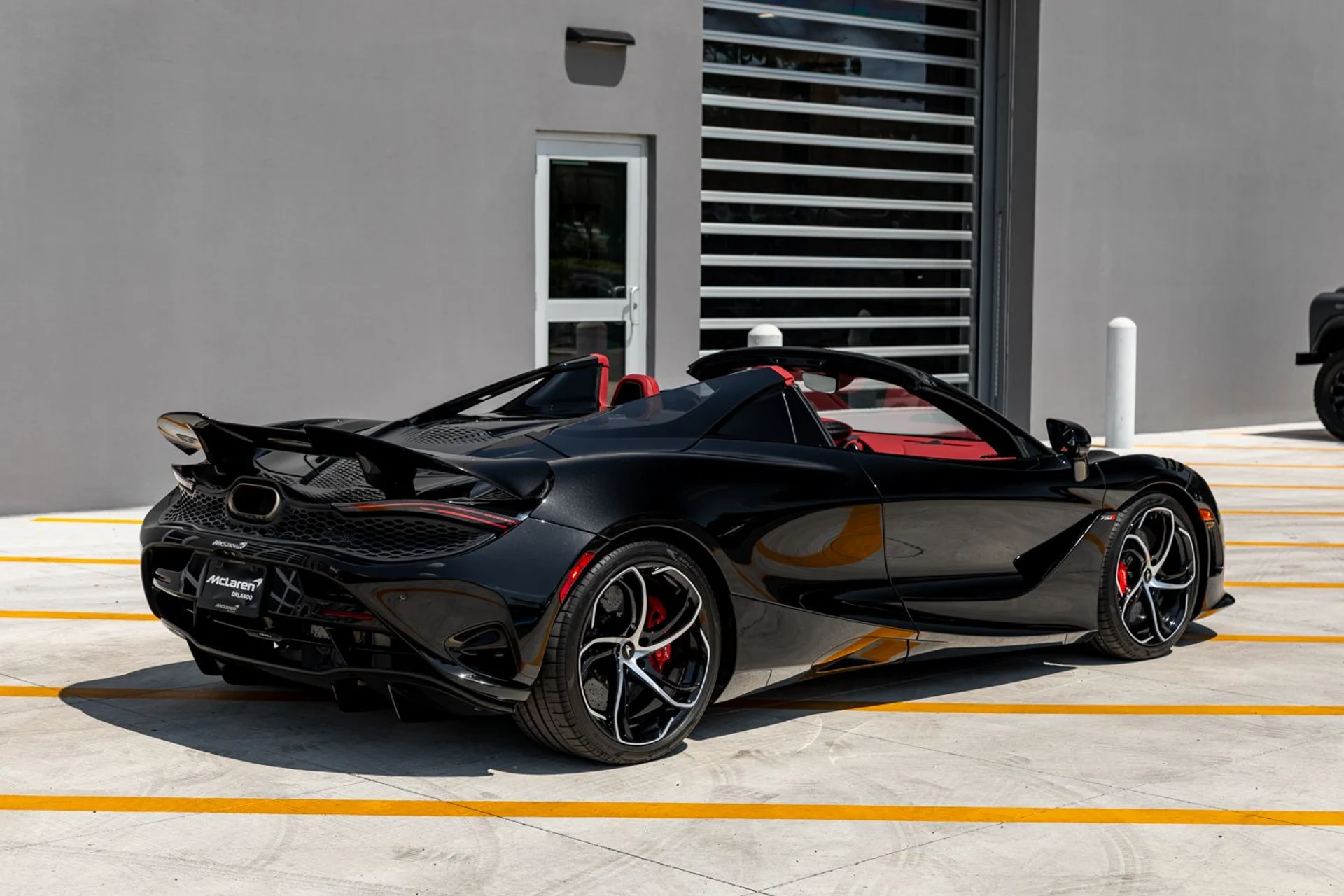 mph034_764976495_550_p36_l_ad8e9a31e5