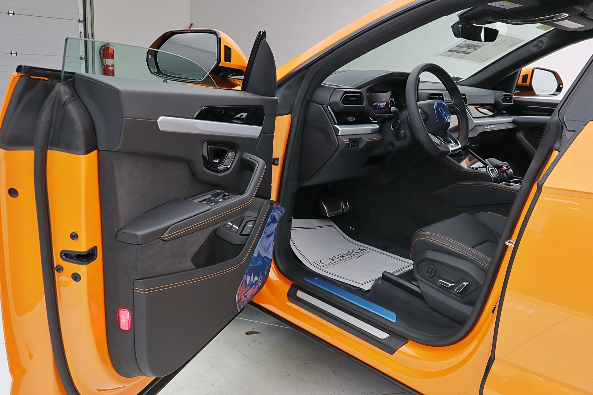 mph034_777215269_New_2026_Lamborghini_Urus_SE_995cce452f