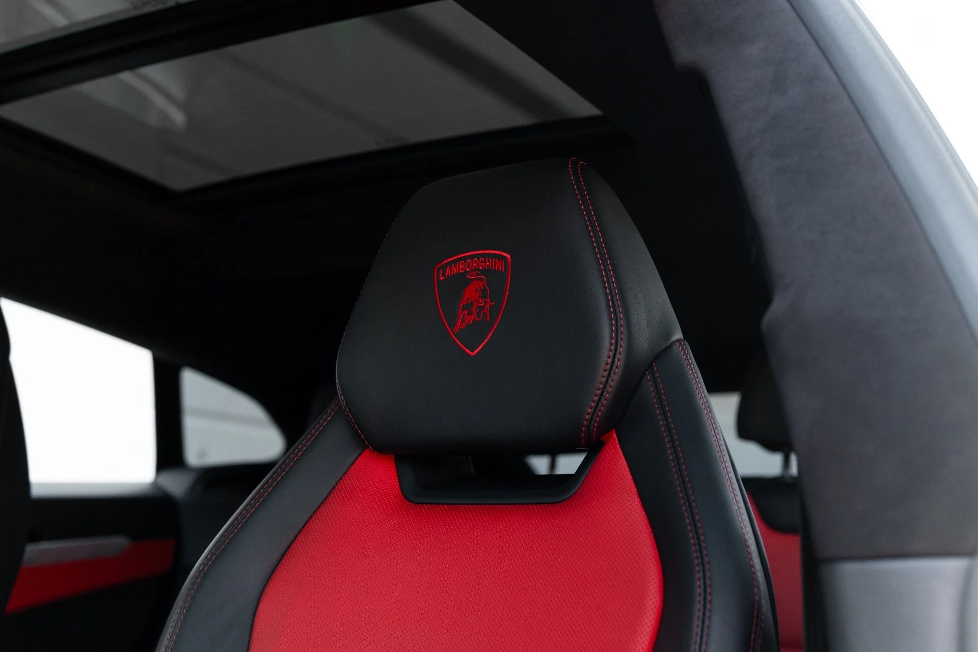 mph034_779457675_Used_2021_Lamborghini_Urus_1767069879_8ad5a538df