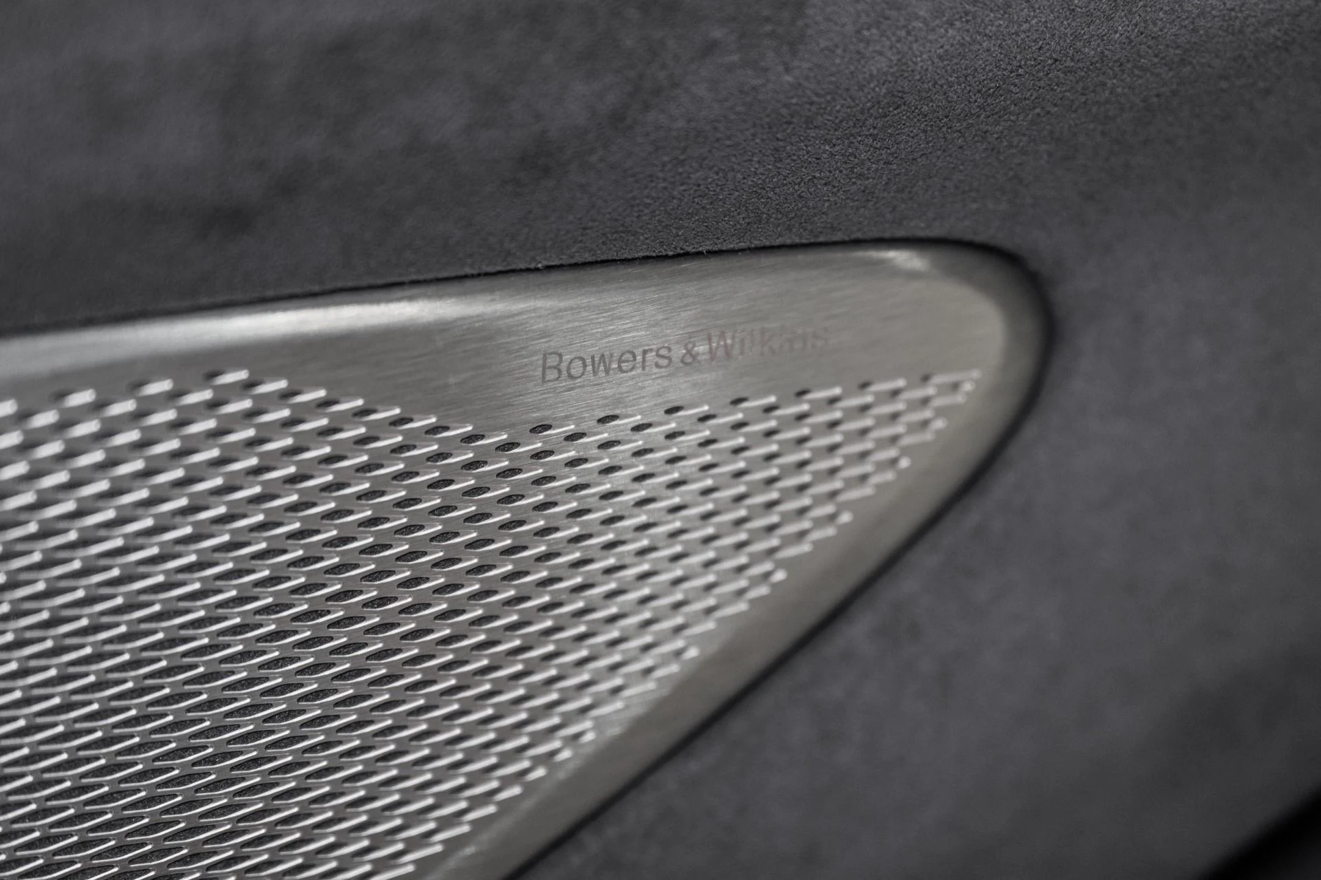 mph034_789989452_Used_2025_Aston_Martin_Vantage_1784563036_aa19737f50