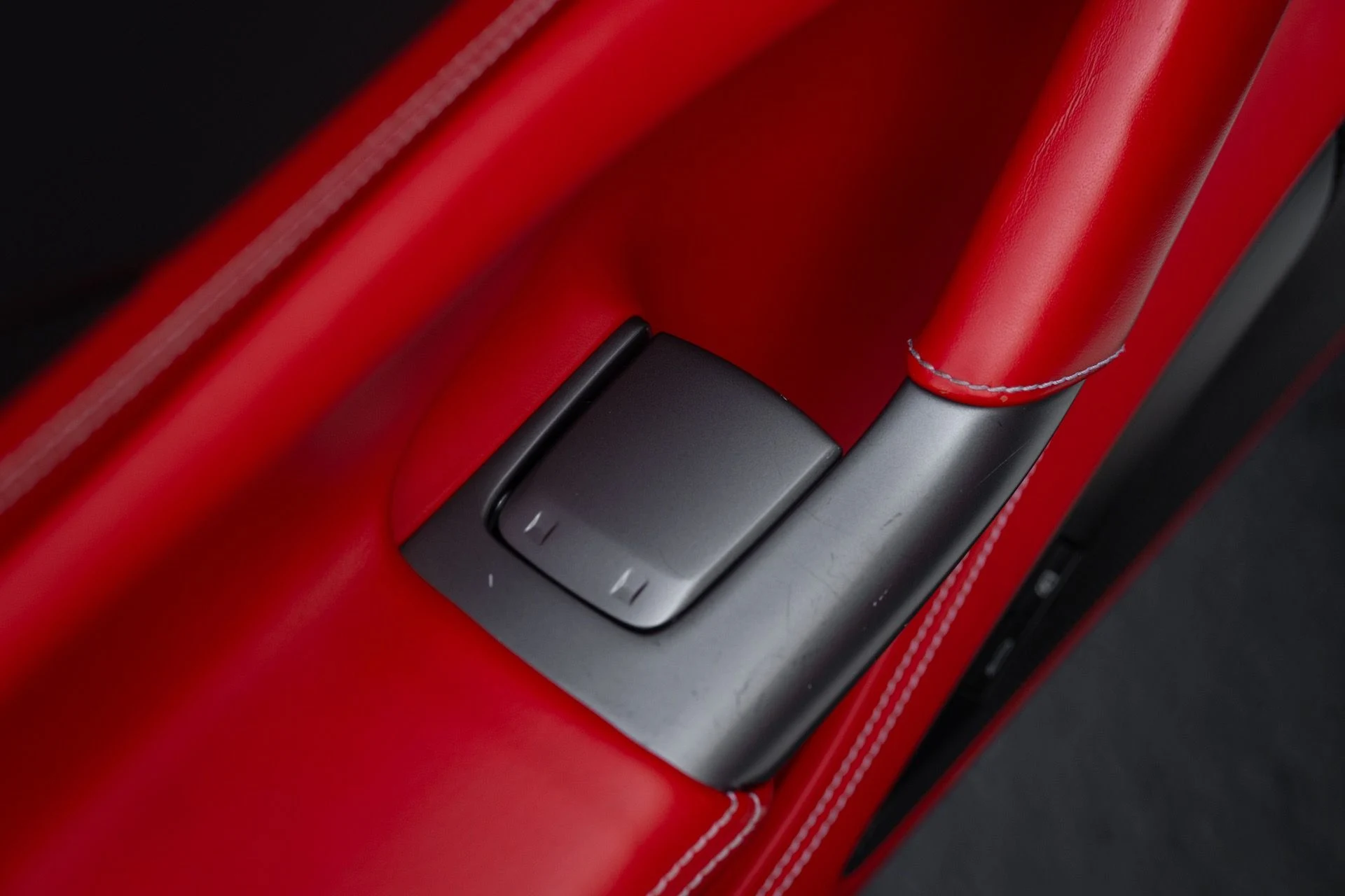 mph034_803830222_Used_2021_Ferrari_F8_Tributo_1763762778_93869c67fd