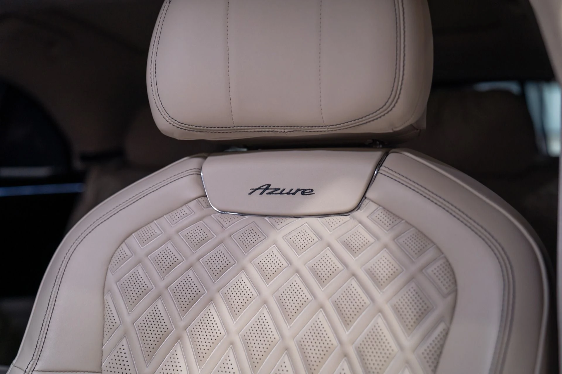 mph034_805845702_Used_2023_Bentley_Flying_Spur_Azure_1787341097_c38f2eb020