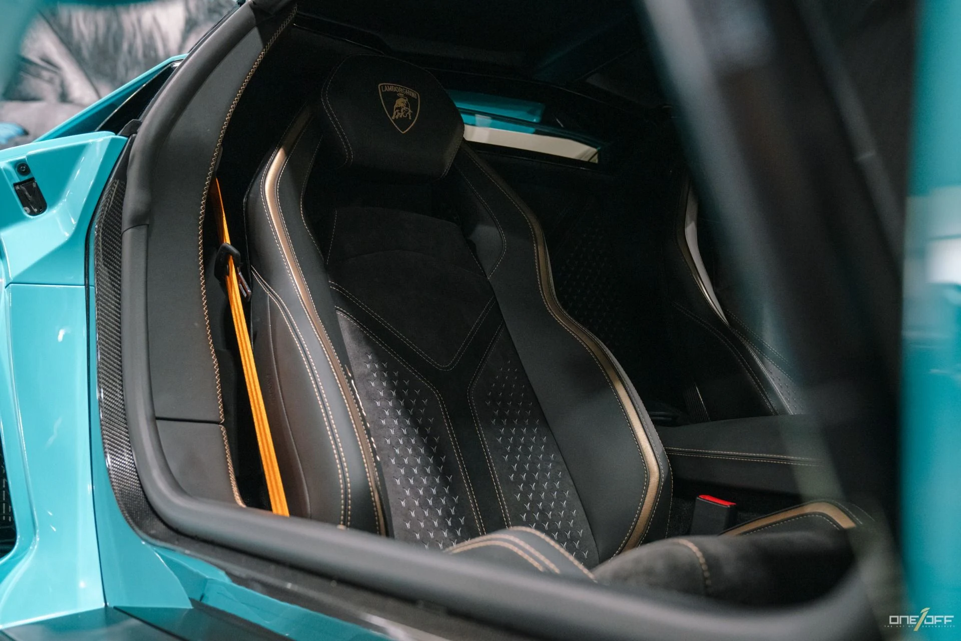 mph034_816387995_Used_2022_Lamborghini_Aventador_LP_780_4_Ultimae_Roadster_in_Blu_Glauco_1756849147_1de3d00d90
