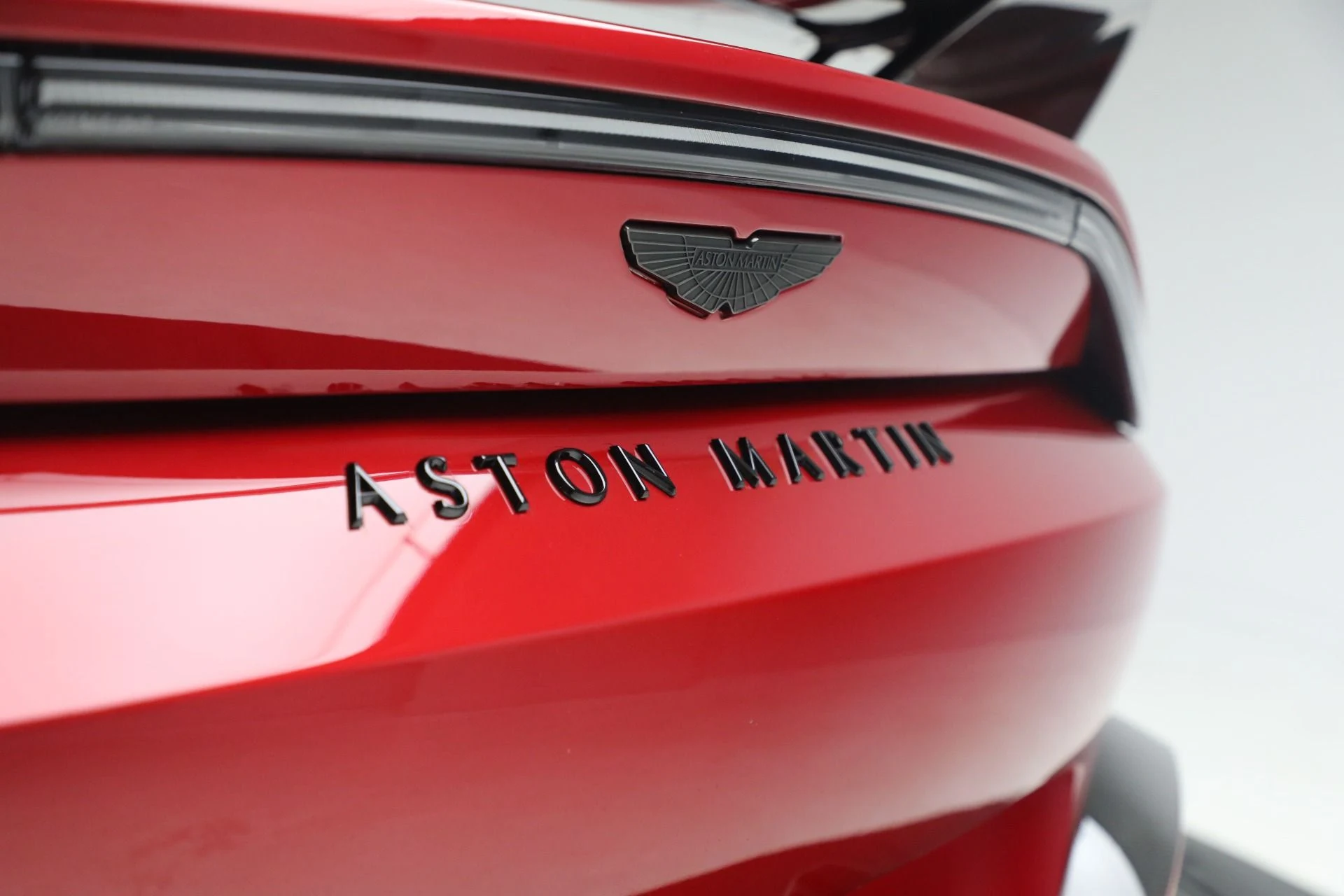 mph034_818040691_Used_2023_Aston_Martin_Vantage_V12_f92d0d6f8e
