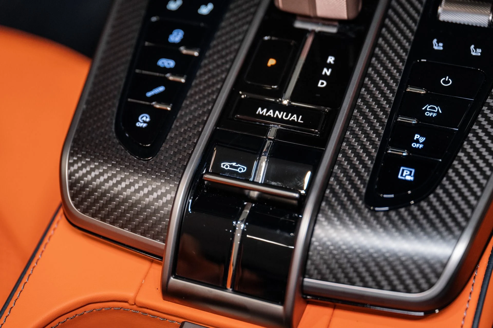 mph034_827625705_New_2026_Aston_Martin_Vanquish_Volante_Thrillseeker_Edition_1_of_3_1768066424_255e4f0a04