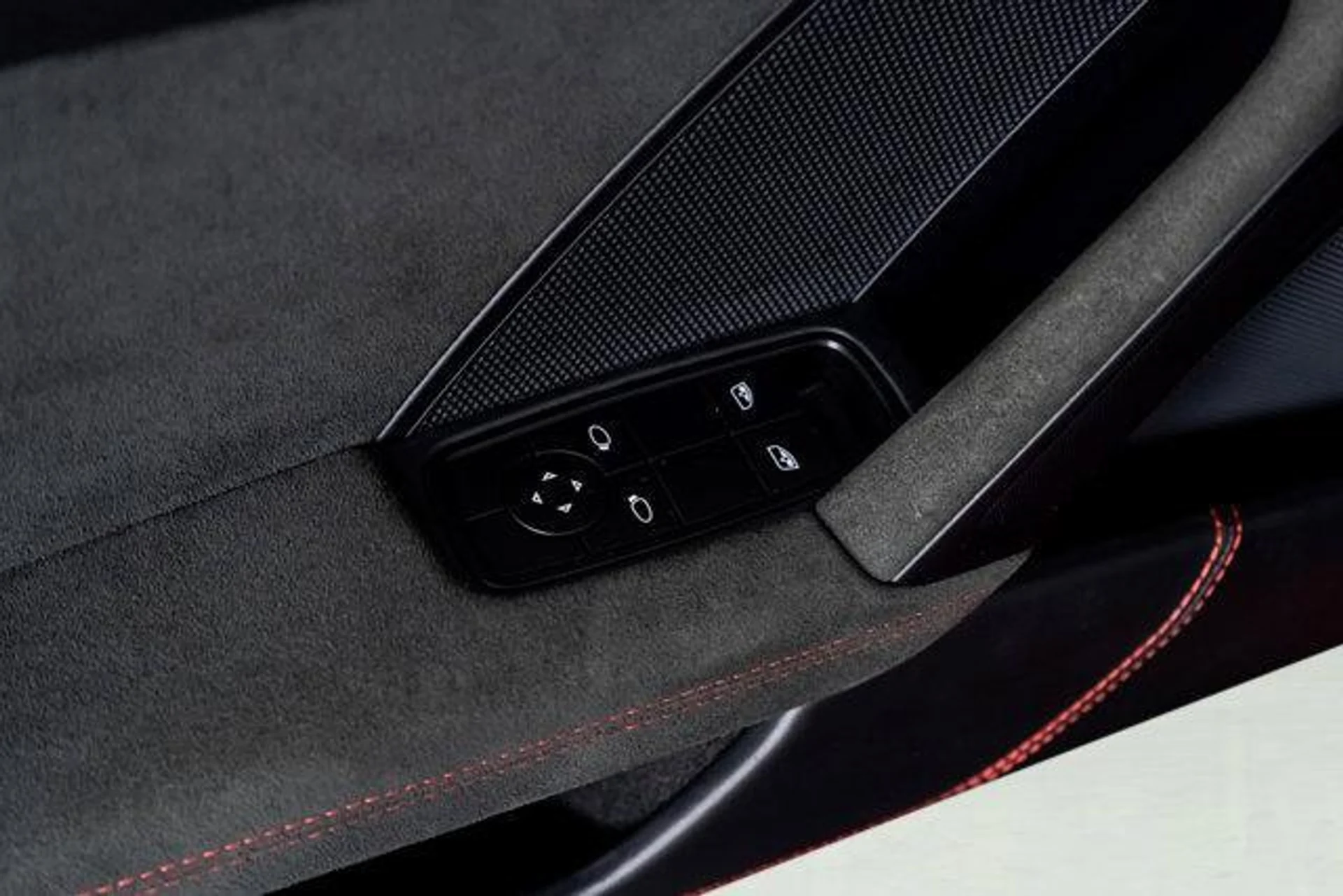 mph034_828352740_jmcpk8x_Cjt_Dt_Uw4_Xf9m_OD_Ujf1_Y_1fa95d84d1