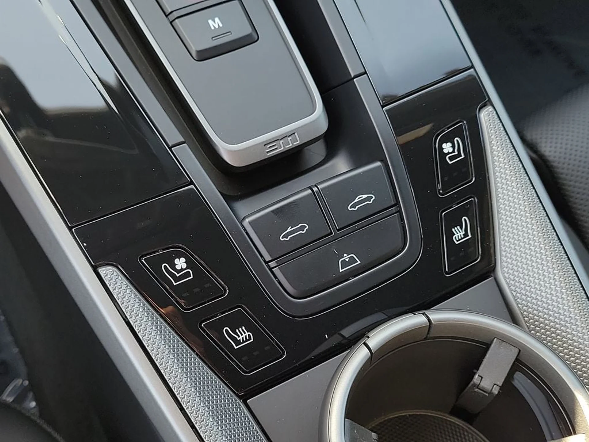 mph034_83854929_35_e5fbbfdbea