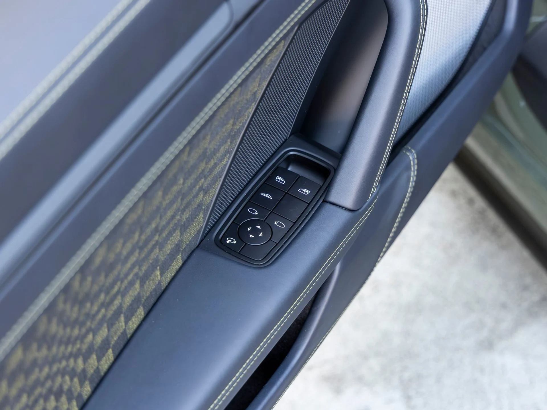 mph034_890678084_35_093822b290