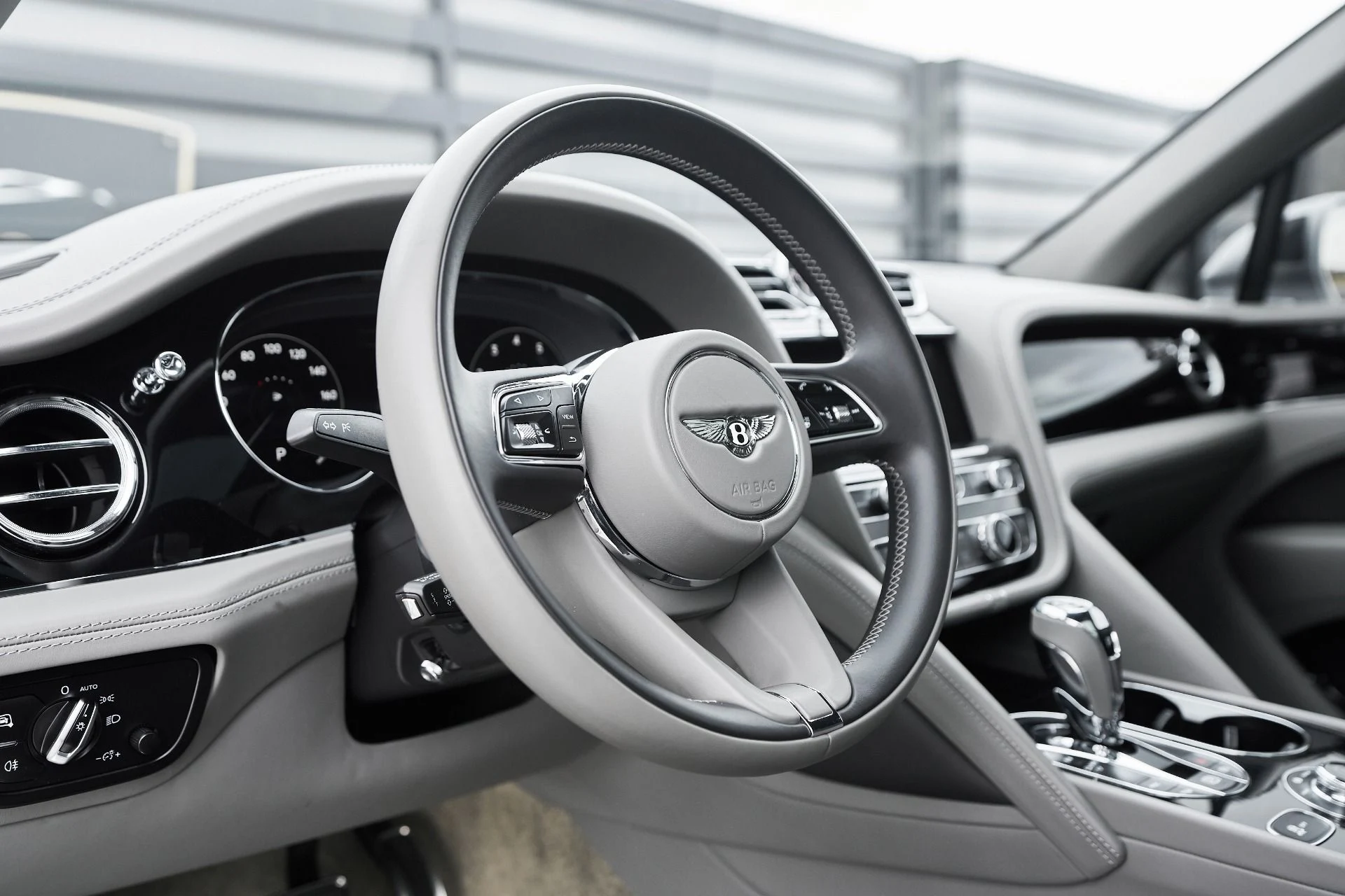 mph034_897771633_Used_2023_Bentley_Bentayga_EWB_Azure_1763502520_e4a2cc2c9d